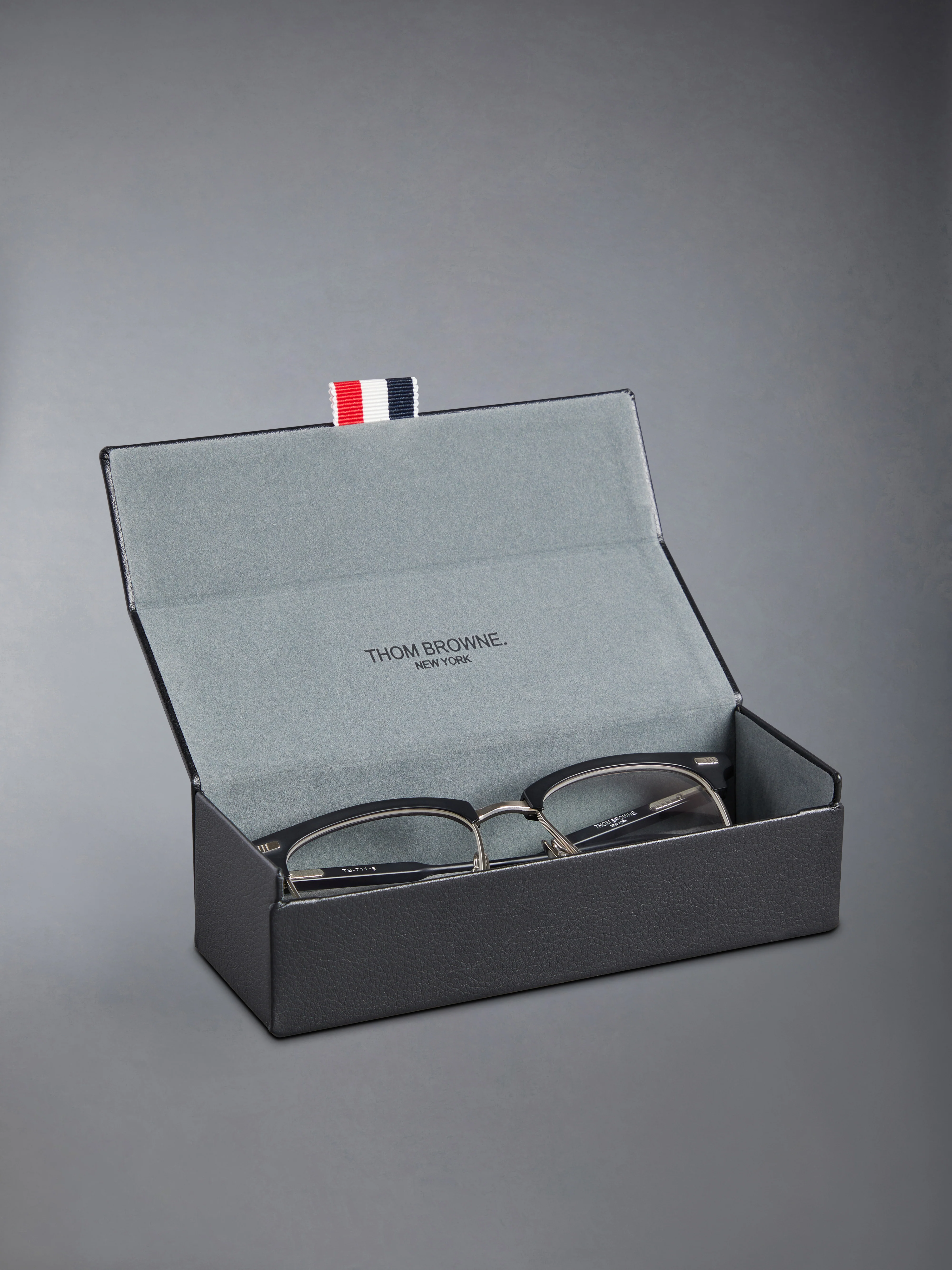 2362-acetate-and-titanium-rectangular-eyeglasses-6.webp ACETATE AND TITANIUM RECTANGULAR EYEGLASSES