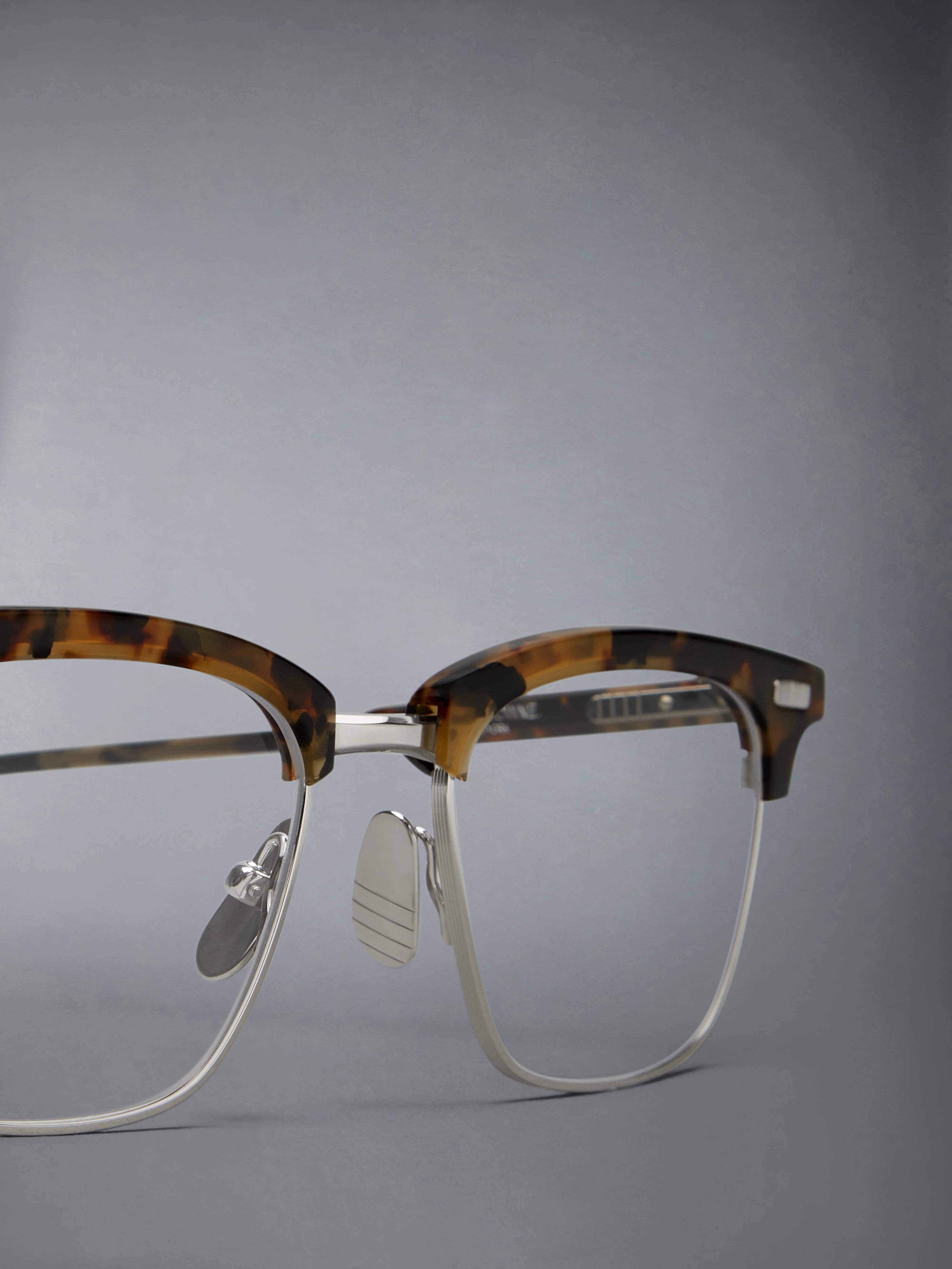 2363-acetate-and-titanium-rectangular-eyeglasses-3.webp ACETATE AND TITANIUM RECTANGULAR EYEGLASSES
