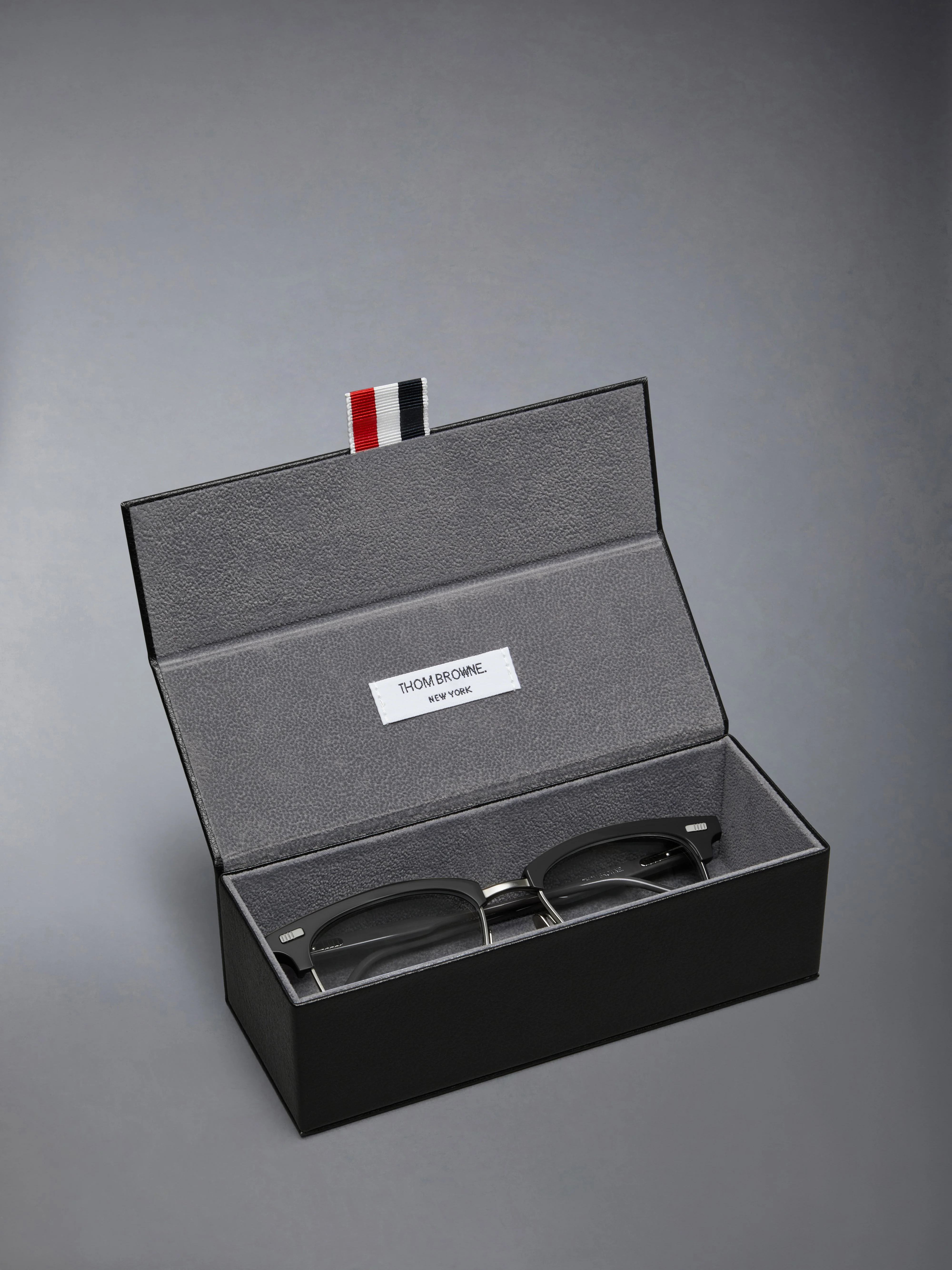 2365-acetate-and-titanium-rectangular-eyeglasses-4.webp ACETATE AND TITANIUM RECTANGULAR EYEGLASSES