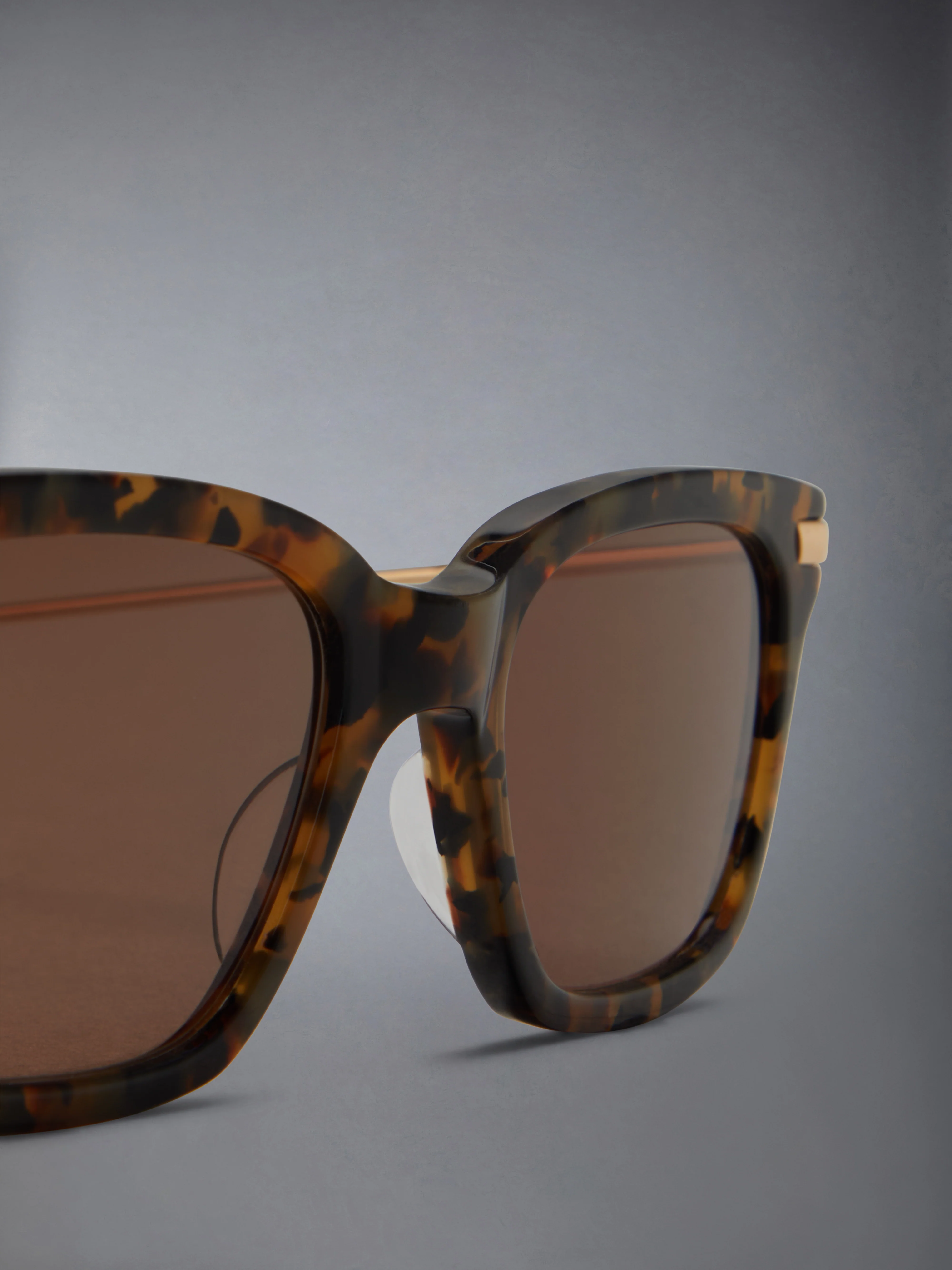 2366-acetate-and-titanium-rectangular-sunglasses-5.webp ACETATE AND TITANIUM RECTANGULAR SUNGLASSES