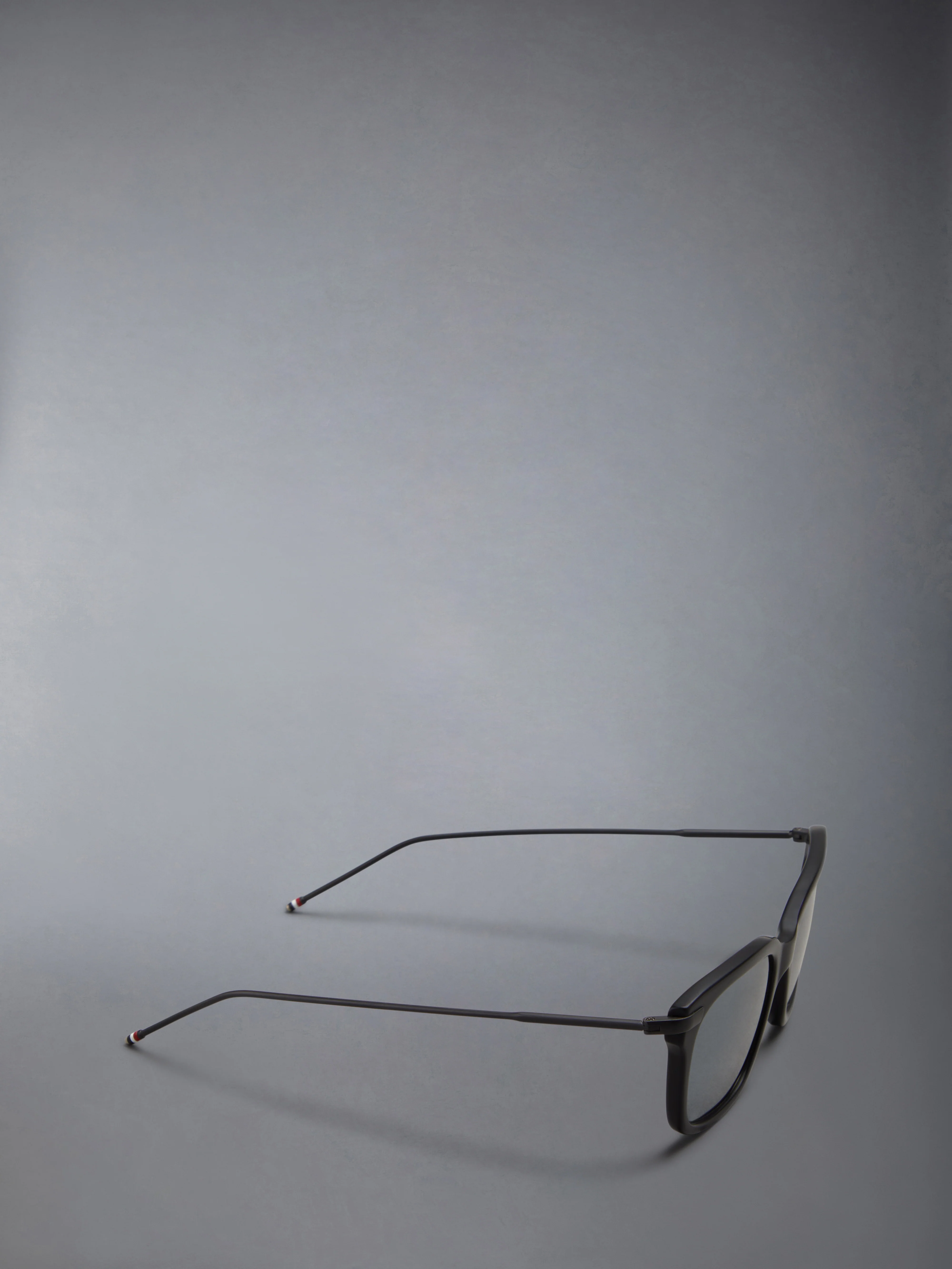 2369-acetate-and-titanium-rectangular-sunglasses-6.webp ACETATE AND TITANIUM RECTANGULAR SUNGLASSES