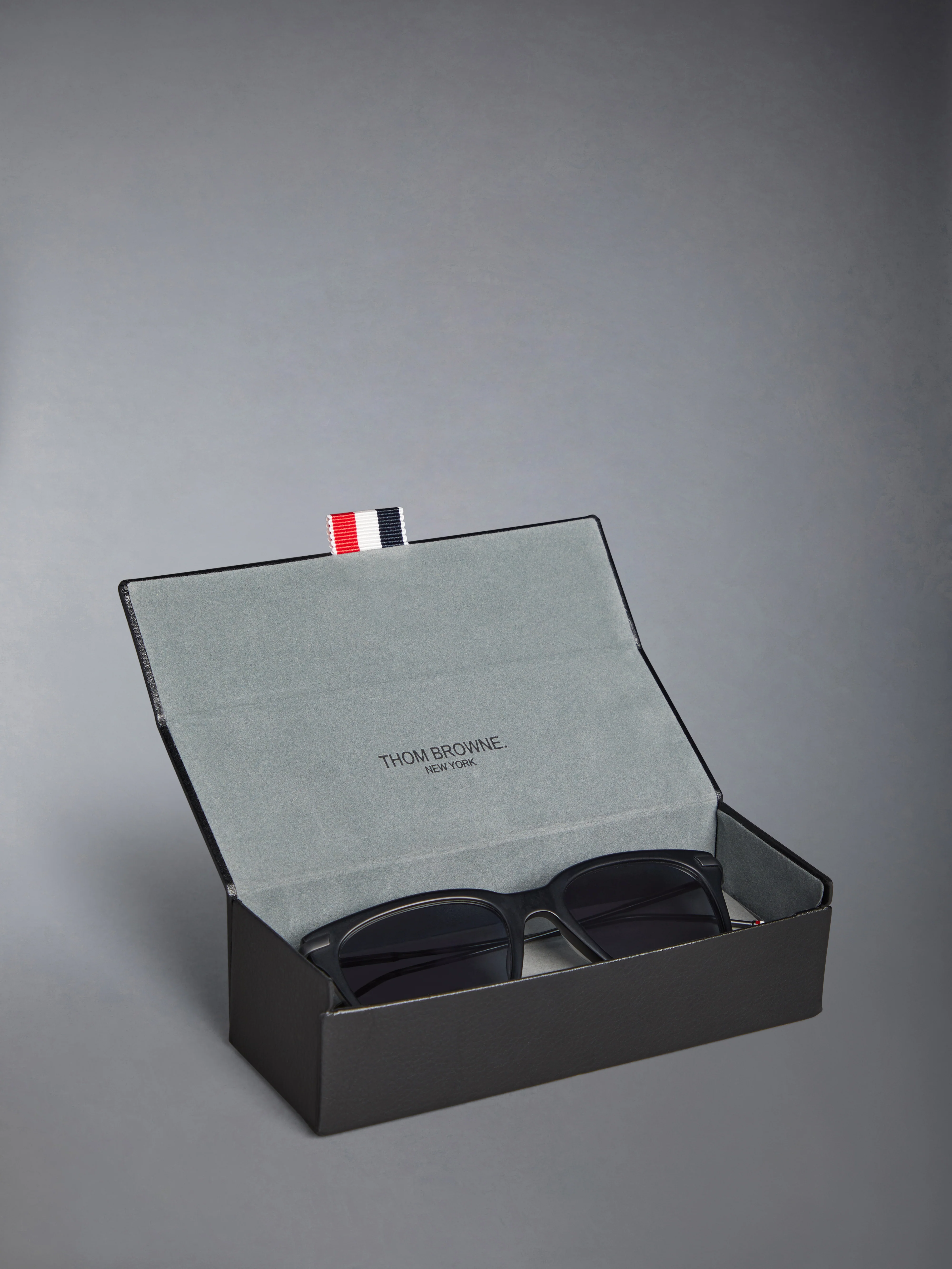2369-acetate-and-titanium-rectangular-sunglasses-8.webp ACETATE AND TITANIUM RECTANGULAR SUNGLASSES