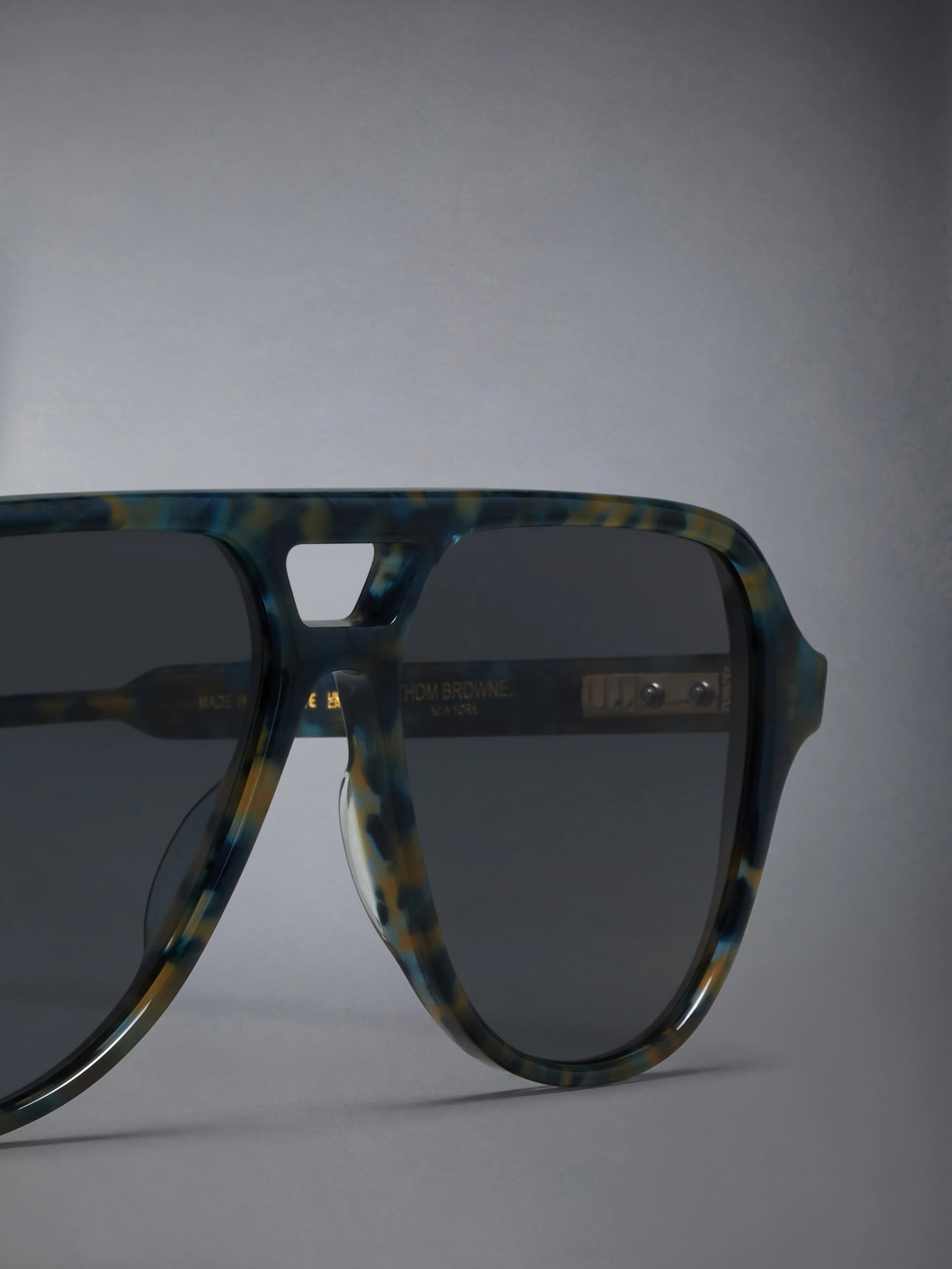 2402-acetate-aviator-sunglasses-3.webp ACETATE AVIATOR SUNGLASSES