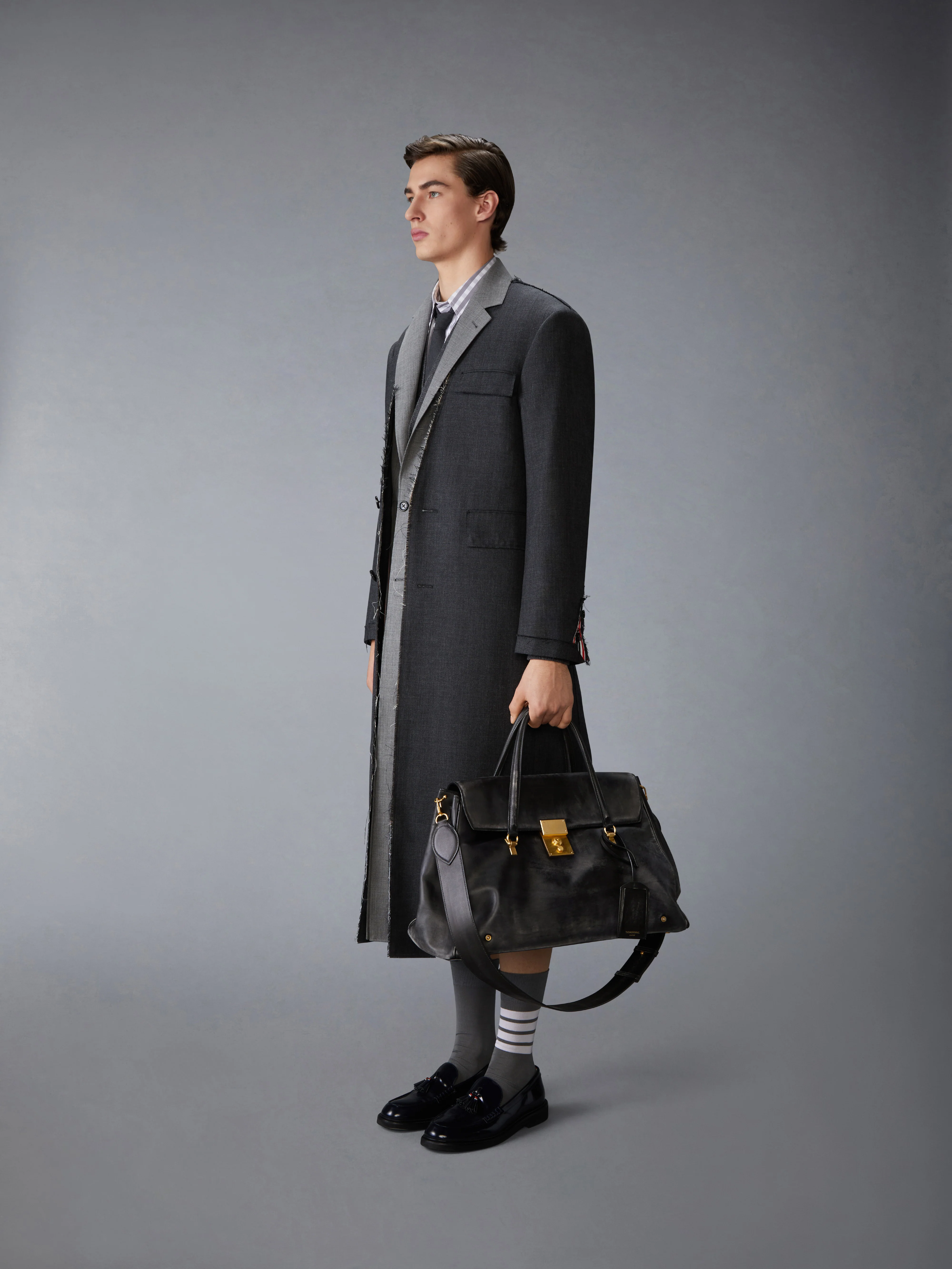2532-bolton-weekender-bag-in-distressed-leather-4.webp BOLTON WEEKENDER BAG IN DISTRESSED LEATHER