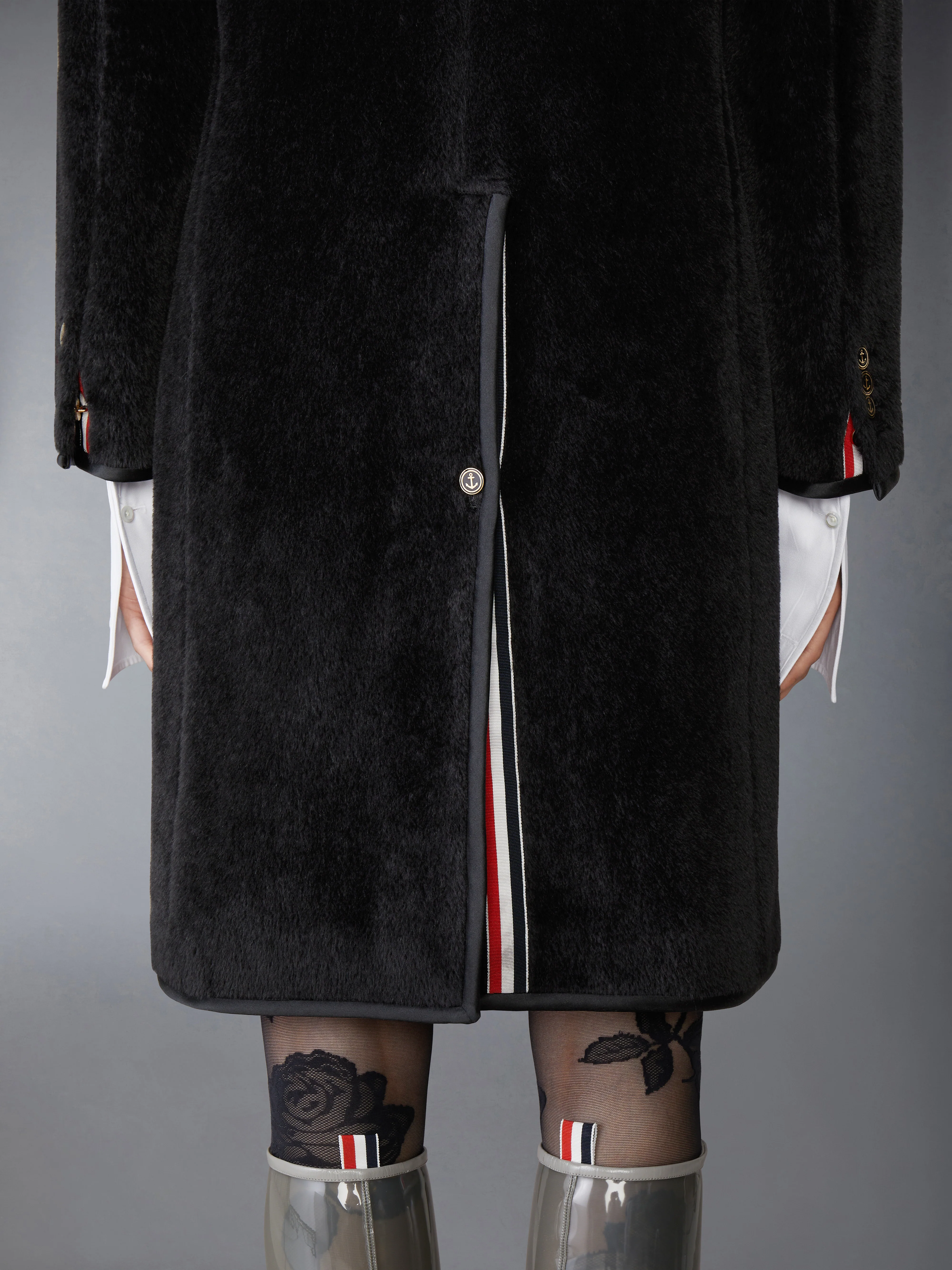 2621-brushed-alpaca-wool-satin-tipping-soft-shoulder-overcoat-4.webp BRUSHED ALPACA WOOL SATIN TIPPING SOFT SHOULDER OVERCOAT