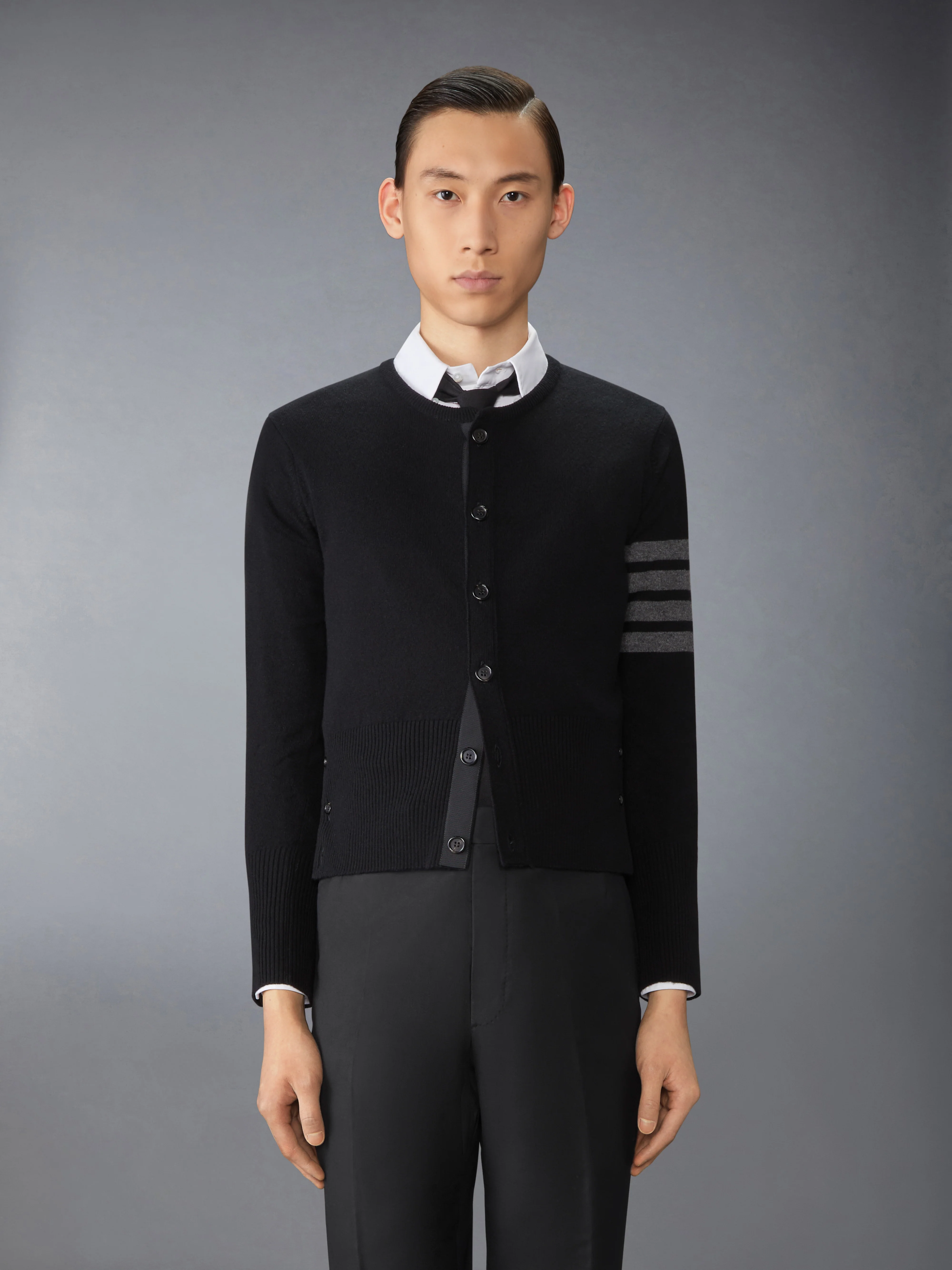 CASHMERE CLASSIC CREW NECK 4-BAR CARDIGAN