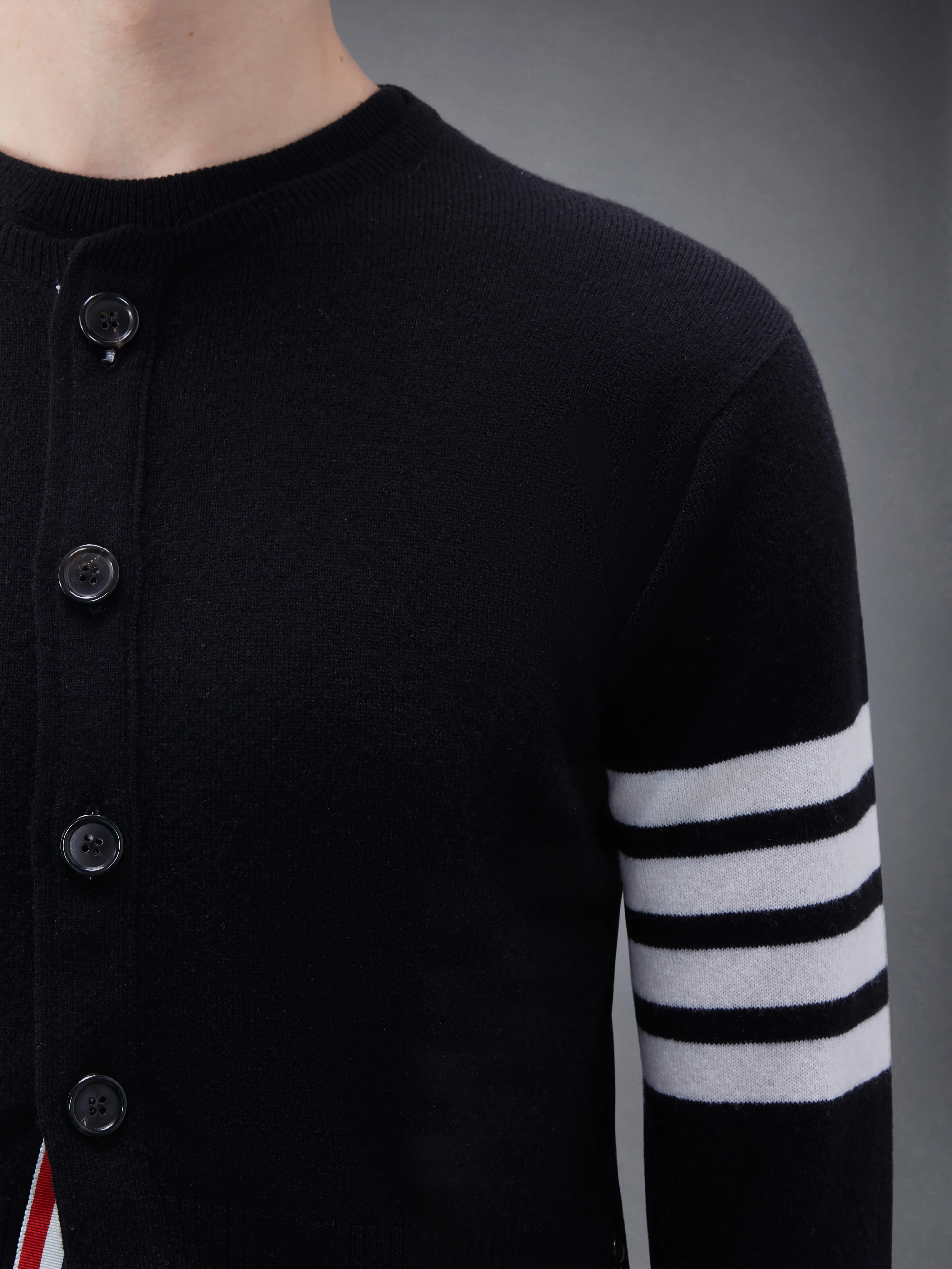 2989-cashmere-4-bar-short-crew-neck-cardigan-8.webp CASHMERE 4-BAR SHORT CREW NECK CARDIGAN
