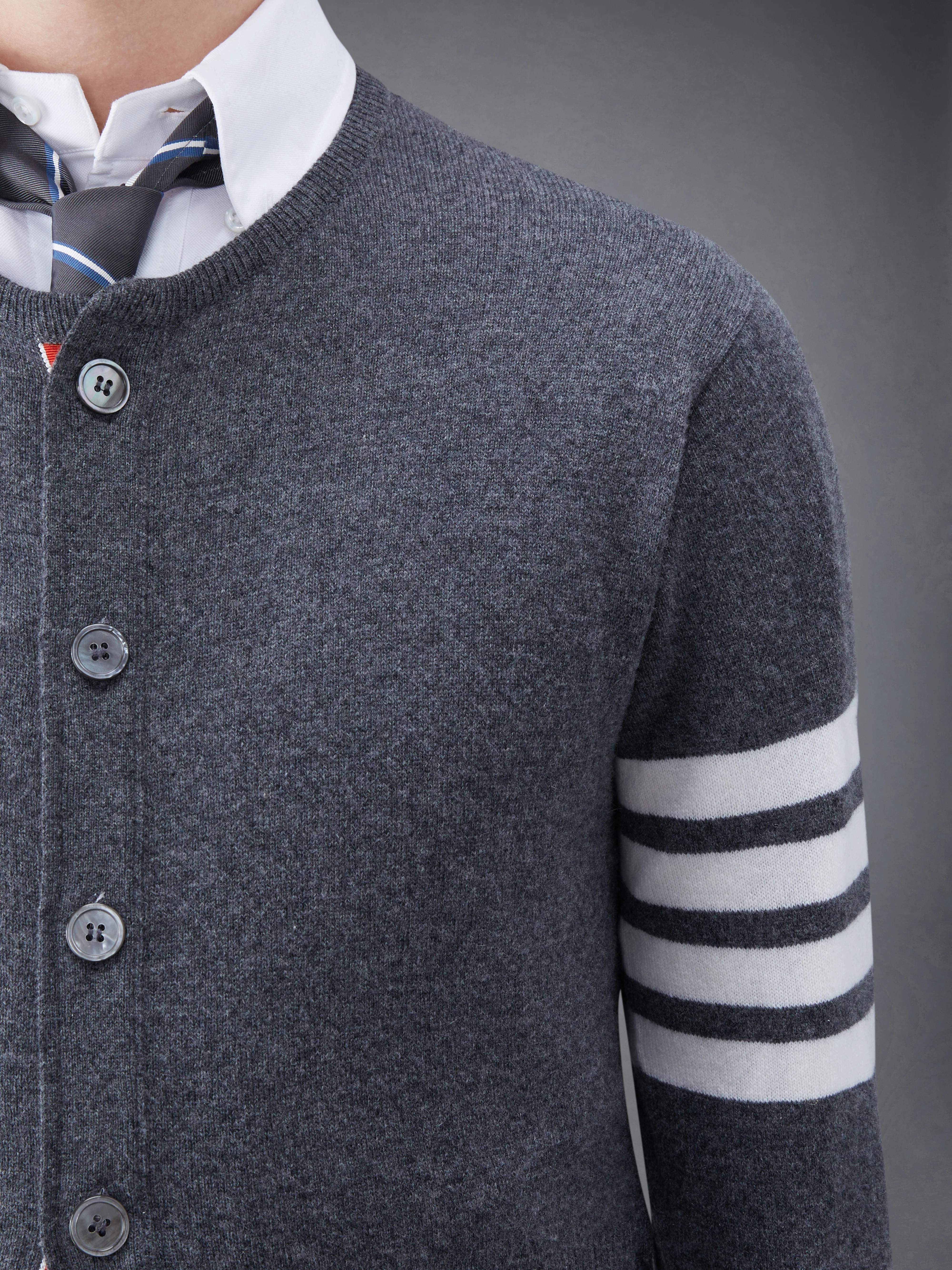 2997-cashmere-4-bar-short-crew-neck-cardigan-5.webp CASHMERE 4-BAR SHORT CREW NECK CARDIGAN