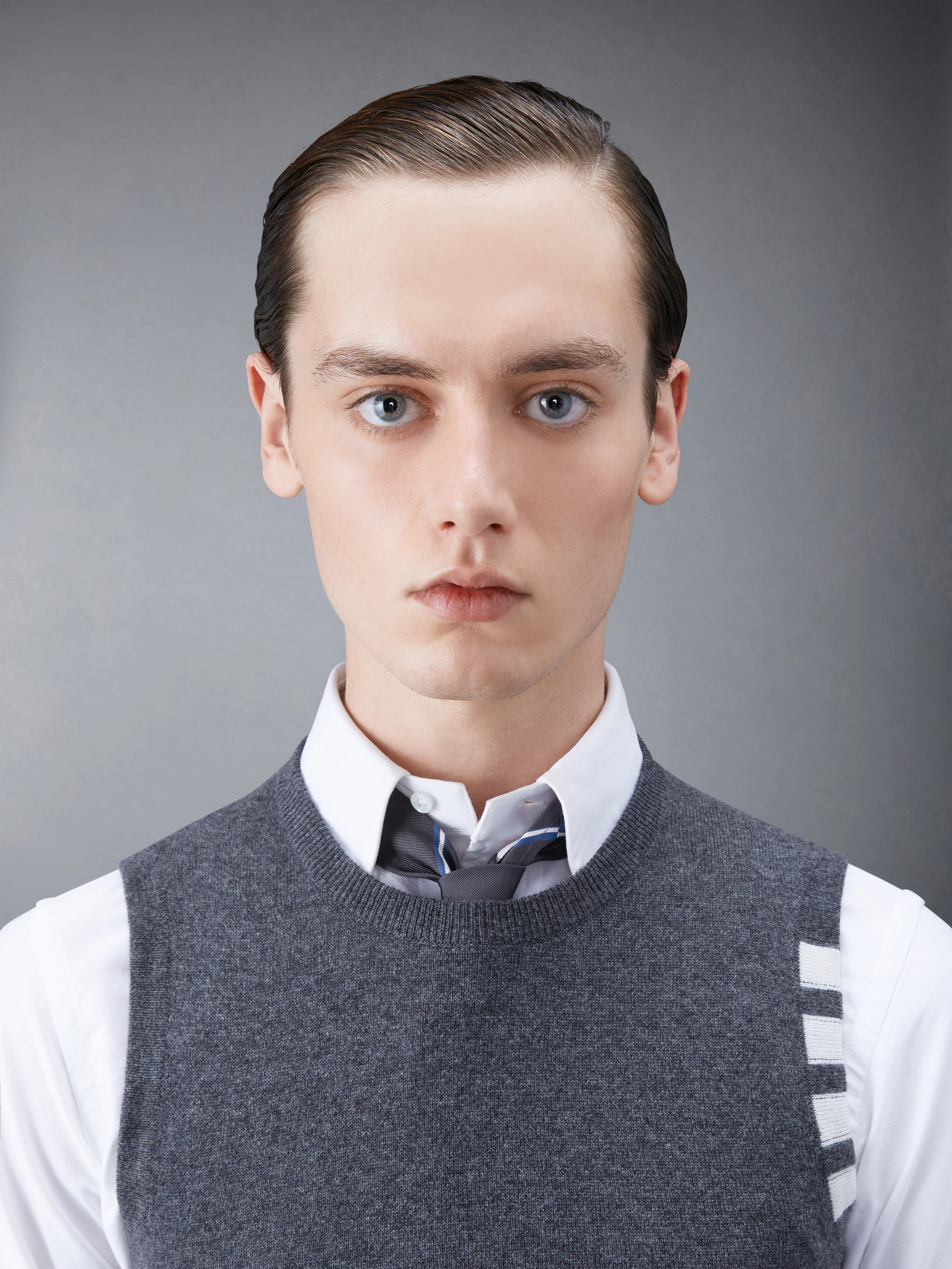 3005-cashmere-4-bar-short-crew-neck-shell-top-5.webp Cashmere 4-Bar Short Crew Neck Shell Top