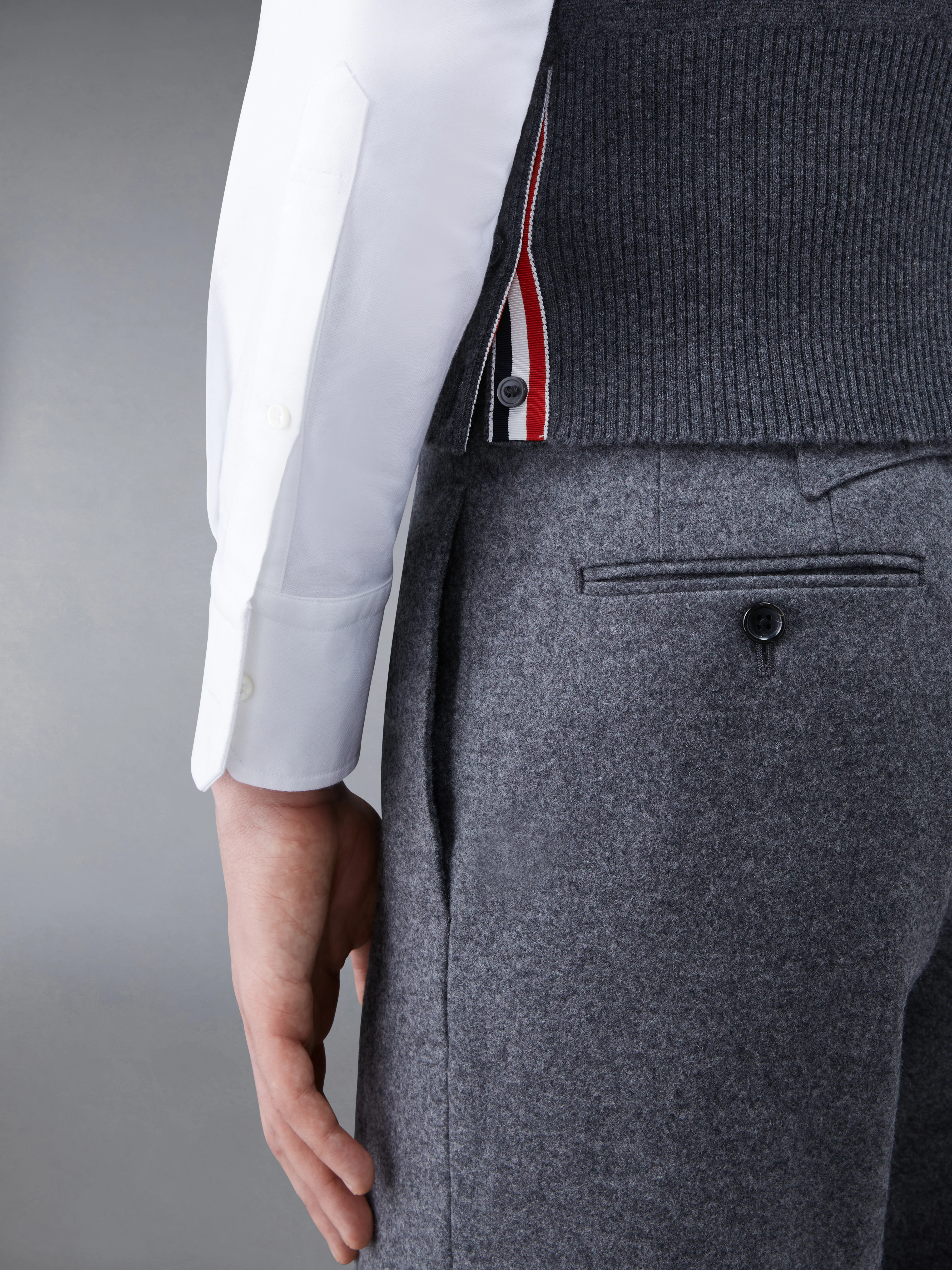 3005-cashmere-4-bar-short-crew-neck-shell-top-6.webp Cashmere 4-Bar Short Crew Neck Shell Top