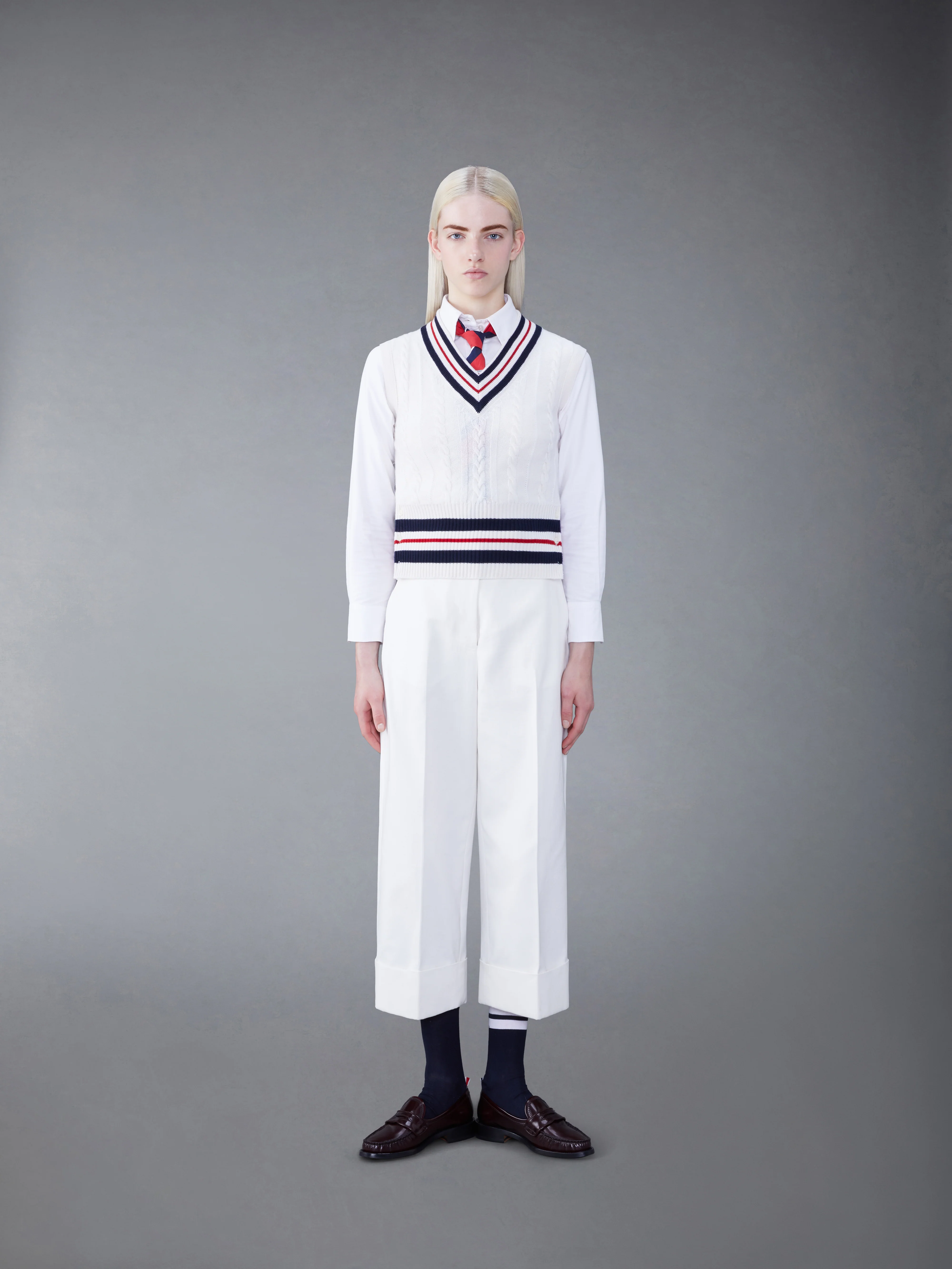 3021-cashmere-cable-v-neck-vest-3.webp CASHMERE CABLE V-NECK VEST