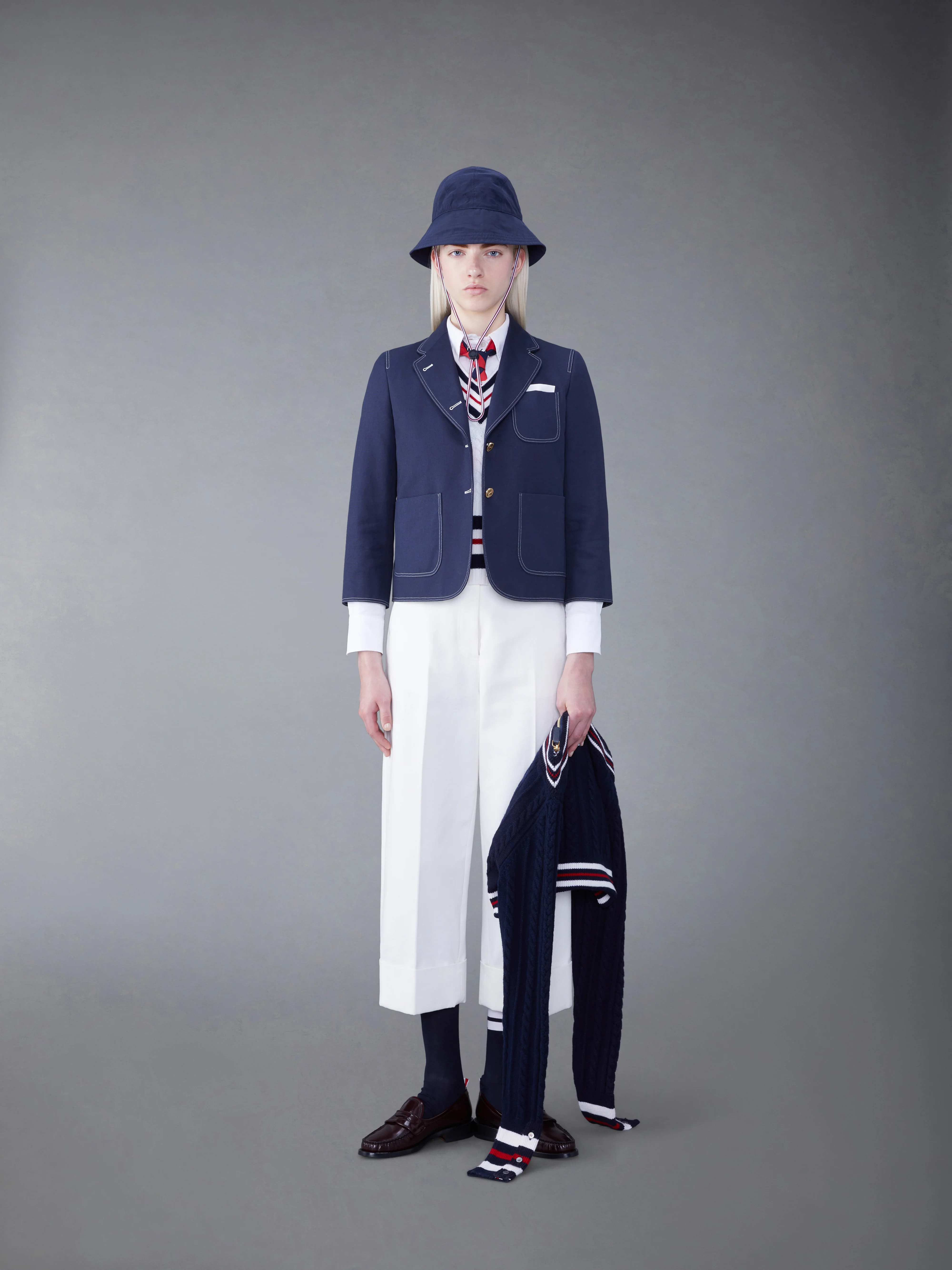3021-cashmere-cable-v-neck-vest-4.webp CASHMERE CABLE V-NECK VEST