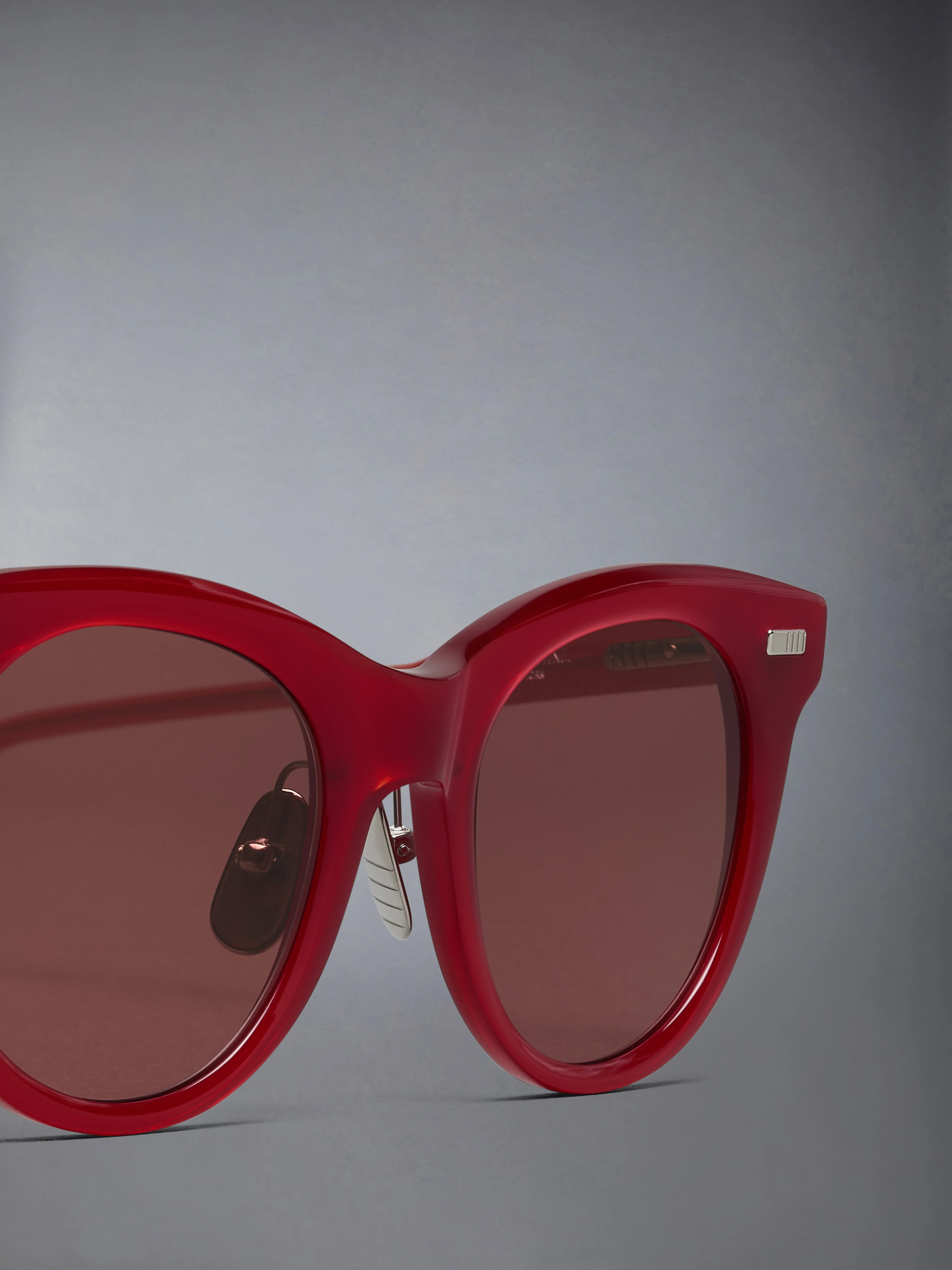 31-acetate-cateye-sunglasses-3.webp ACETATE CATEYE SUNGLASSES