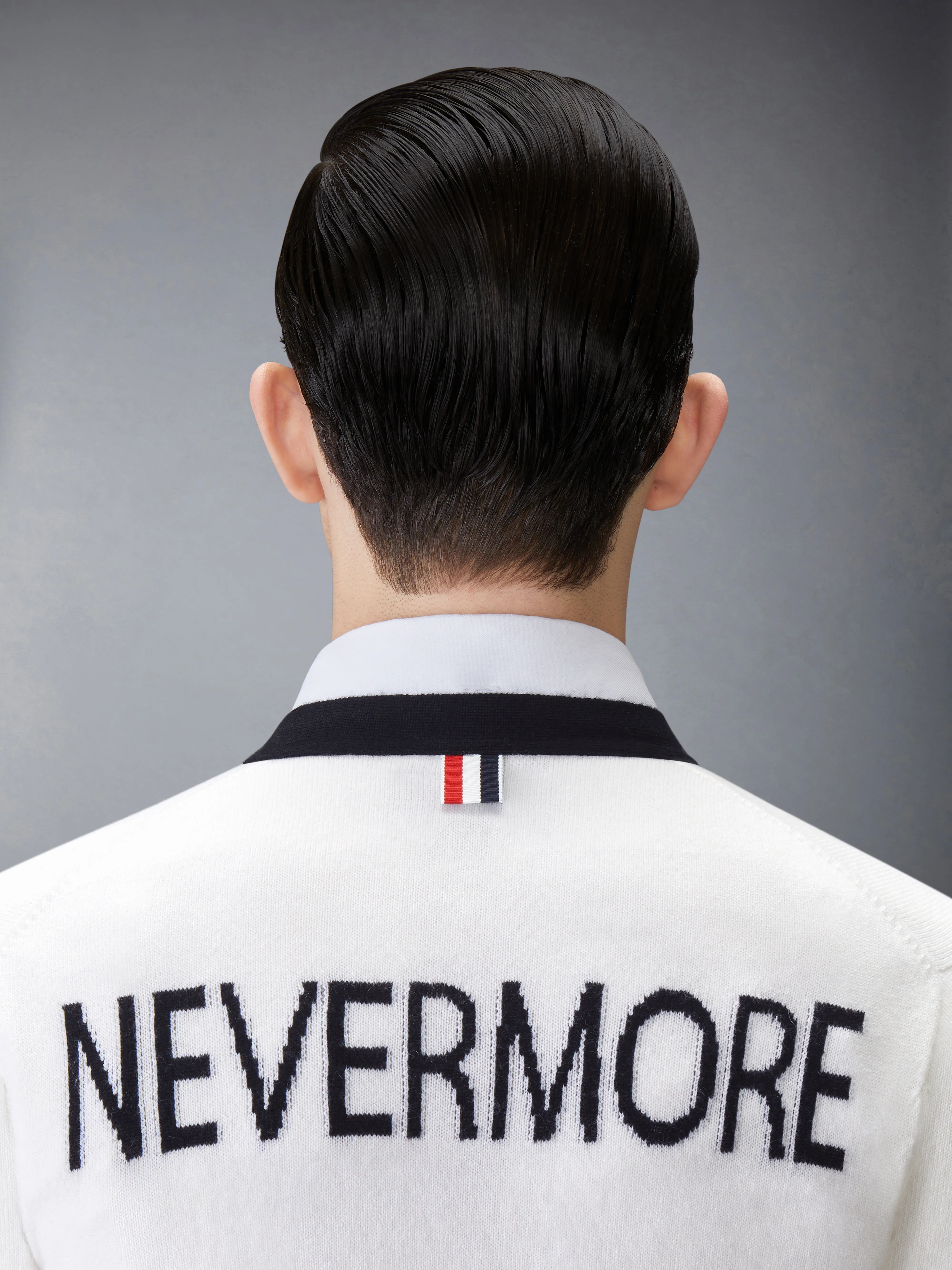 3111-cashmere-nevermore-intarsia-4-bar-classic-short-cardigan-6.webp CASHMERE NEVERMORE INTARSIA 4-BAR CLASSIC SHORT CARDIGAN