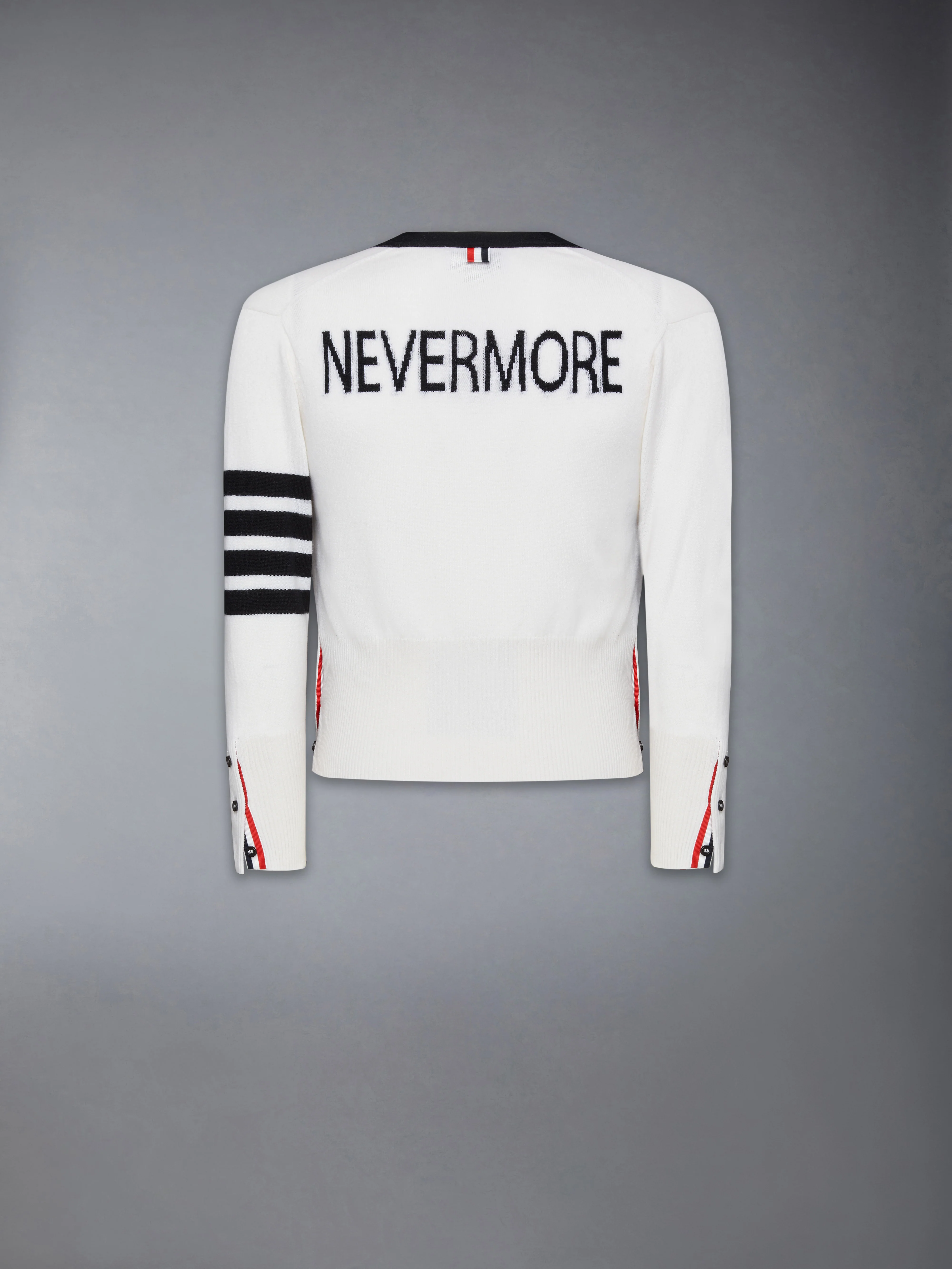 3111-cashmere-nevermore-intarsia-4-bar-classic-short-cardigan-8.webp CASHMERE NEVERMORE INTARSIA 4-BAR CLASSIC SHORT CARDIGAN