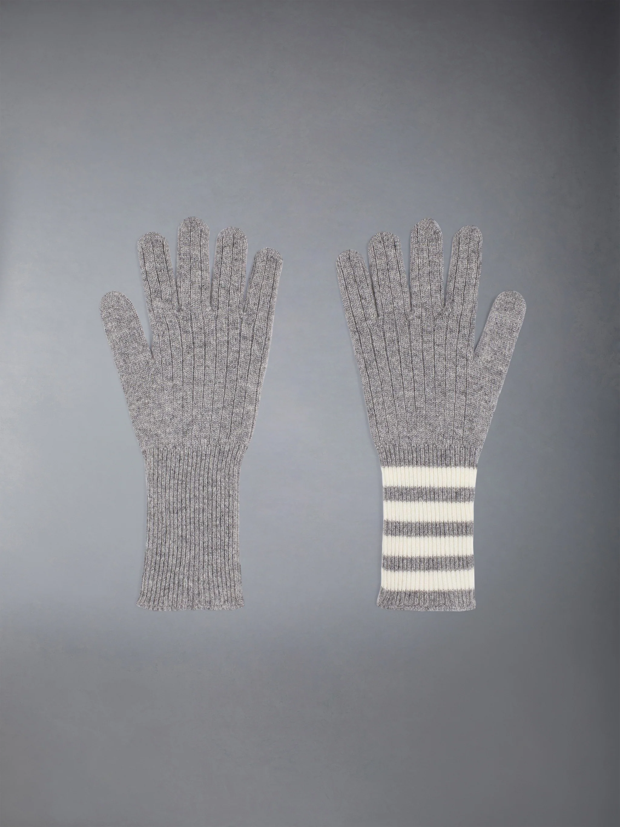 3167-cashmere-ribbed-4-bar-gloves-3.webp CASHMERE RIBBED 4-BAR GLOVES