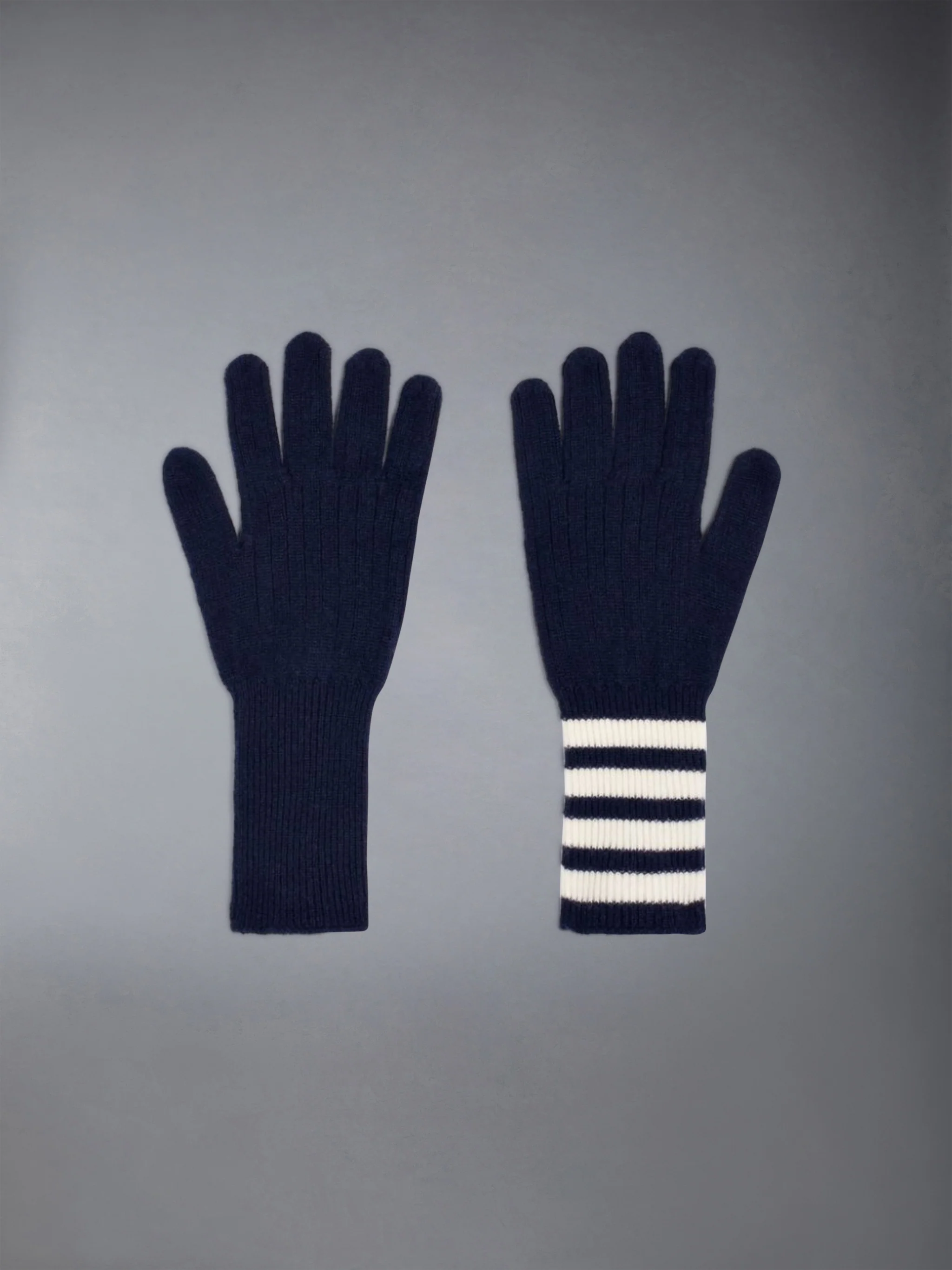 3173-cashmere-ribbed-4-bar-gloves-3.webp CASHMERE RIBBED 4-BAR GLOVES