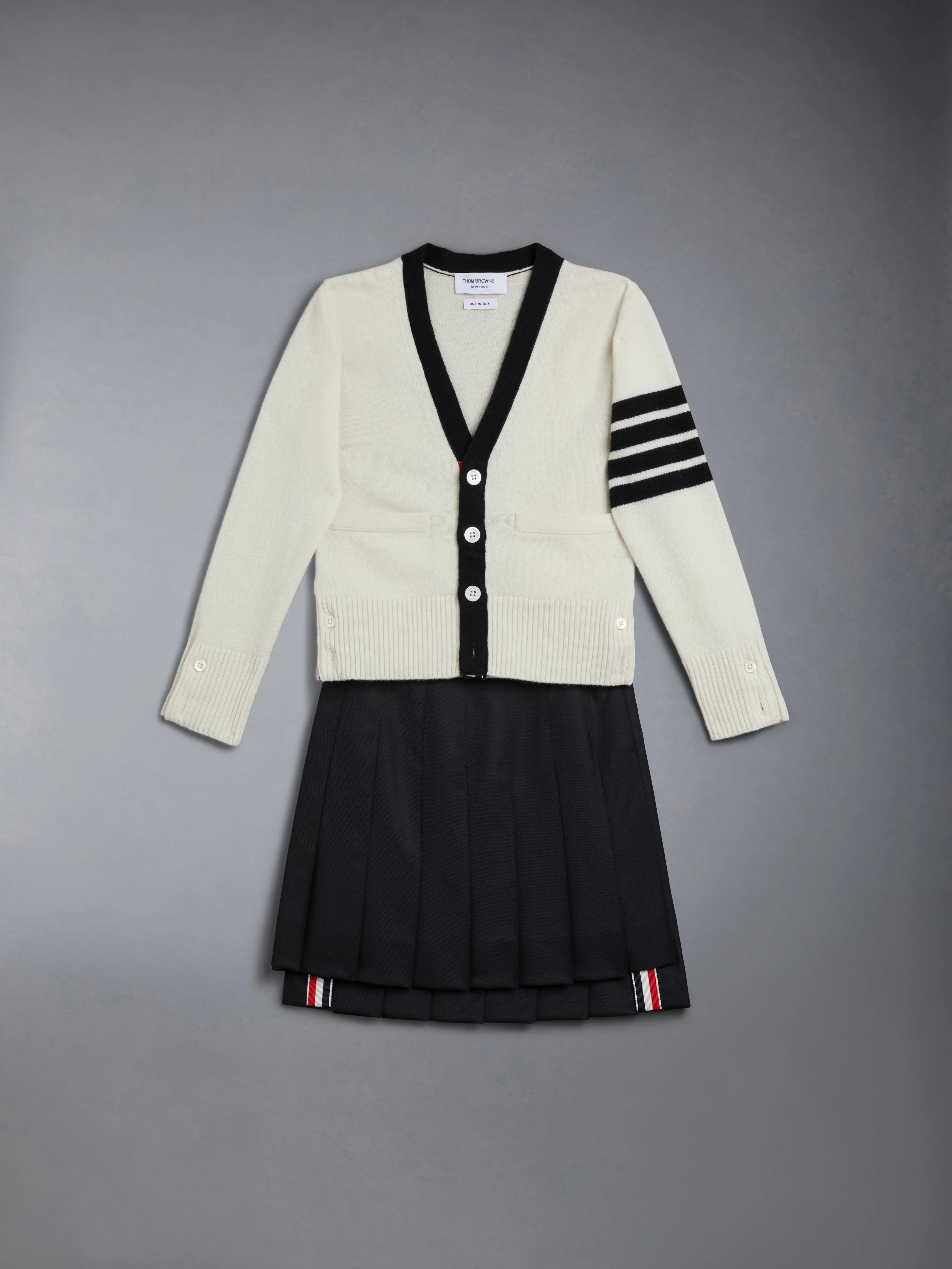 3750-children-s-twill-pleated-mini-skirt-4.webp CHILDREN'S TWILL PLEATED MINI SKIRT