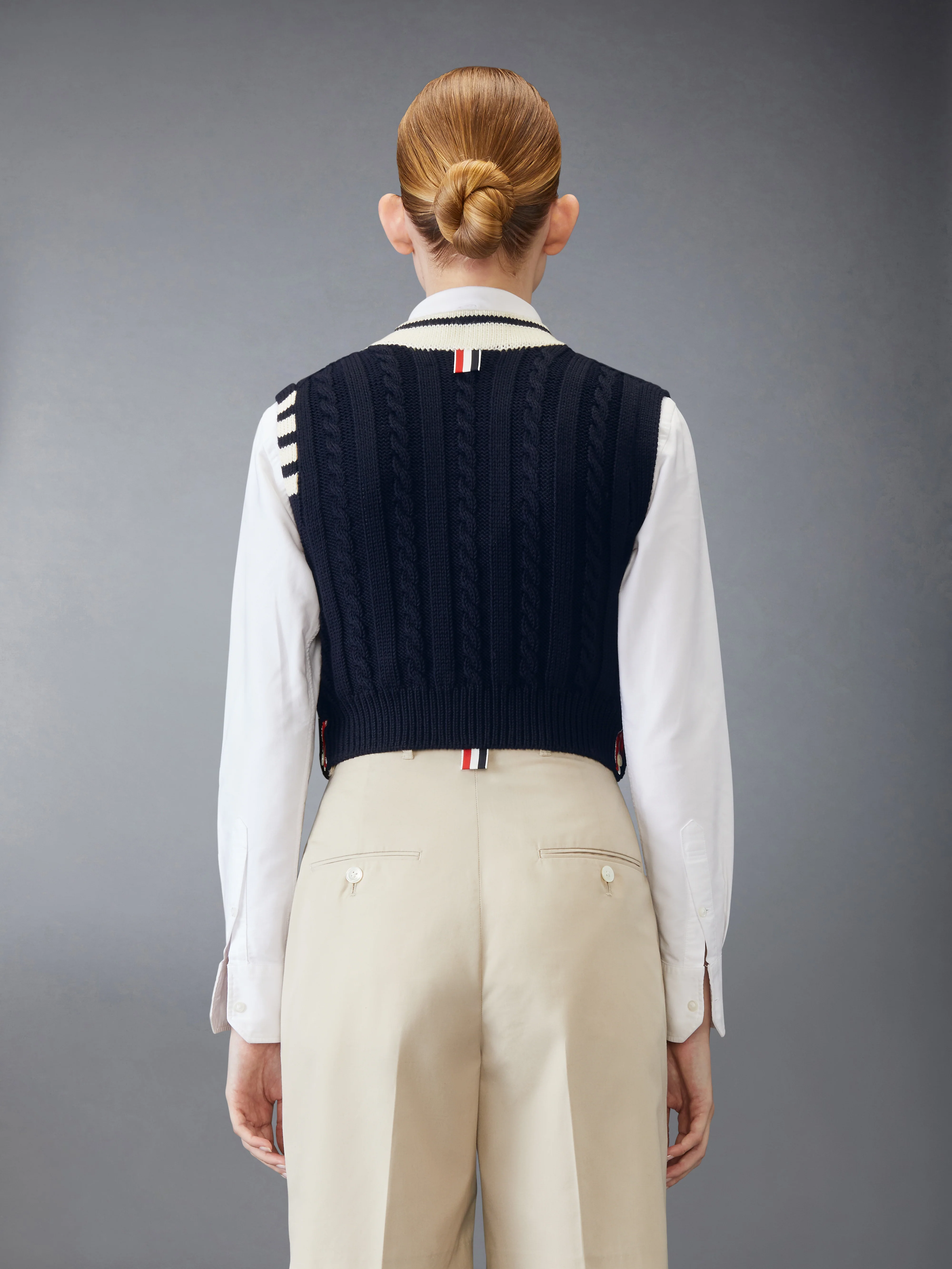 CLASSIC CABLE 4-BAR V NECK VEST