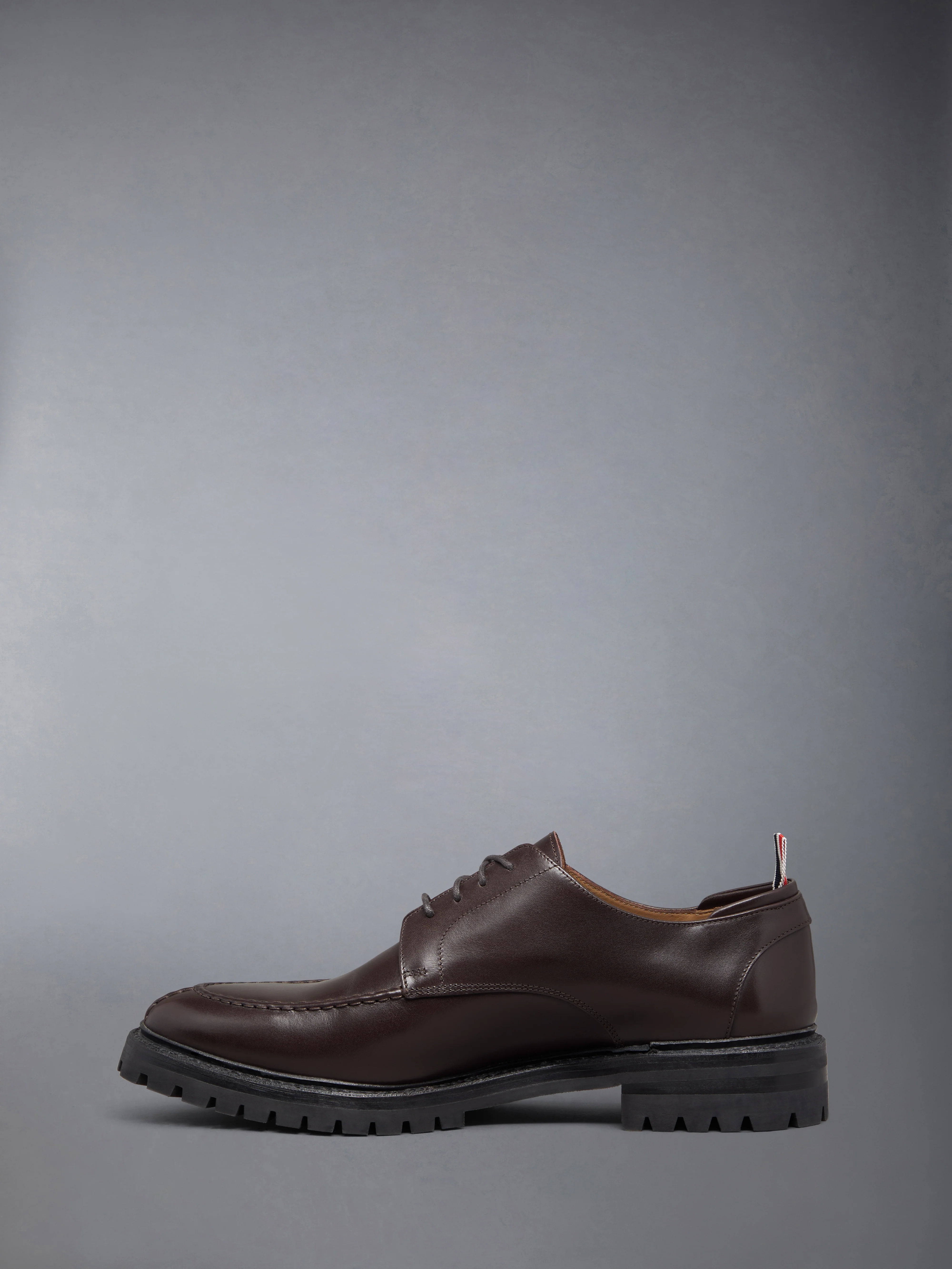 3927-classic-calf-commando-sole-apron-stitch-derby-3.webp CLASSIC CALF COMMANDO SOLE APRON STITCH DERBY
