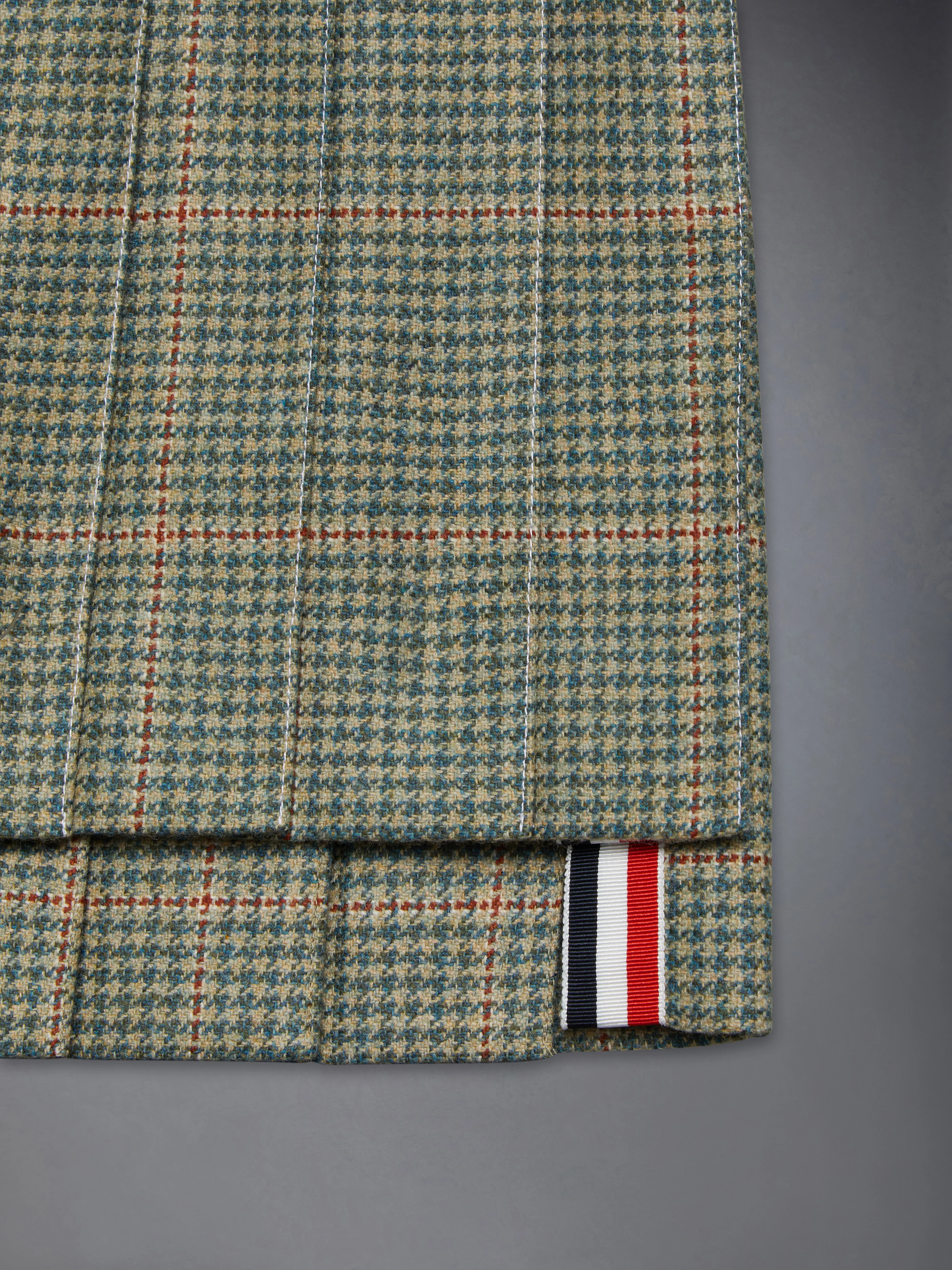 398-children-s-herringbone-cheviot-tweed-pleated-skirt-5.webp CHILDREN'S HERRINGBONE CHEVIOT TWEED PLEATED SKIRT
