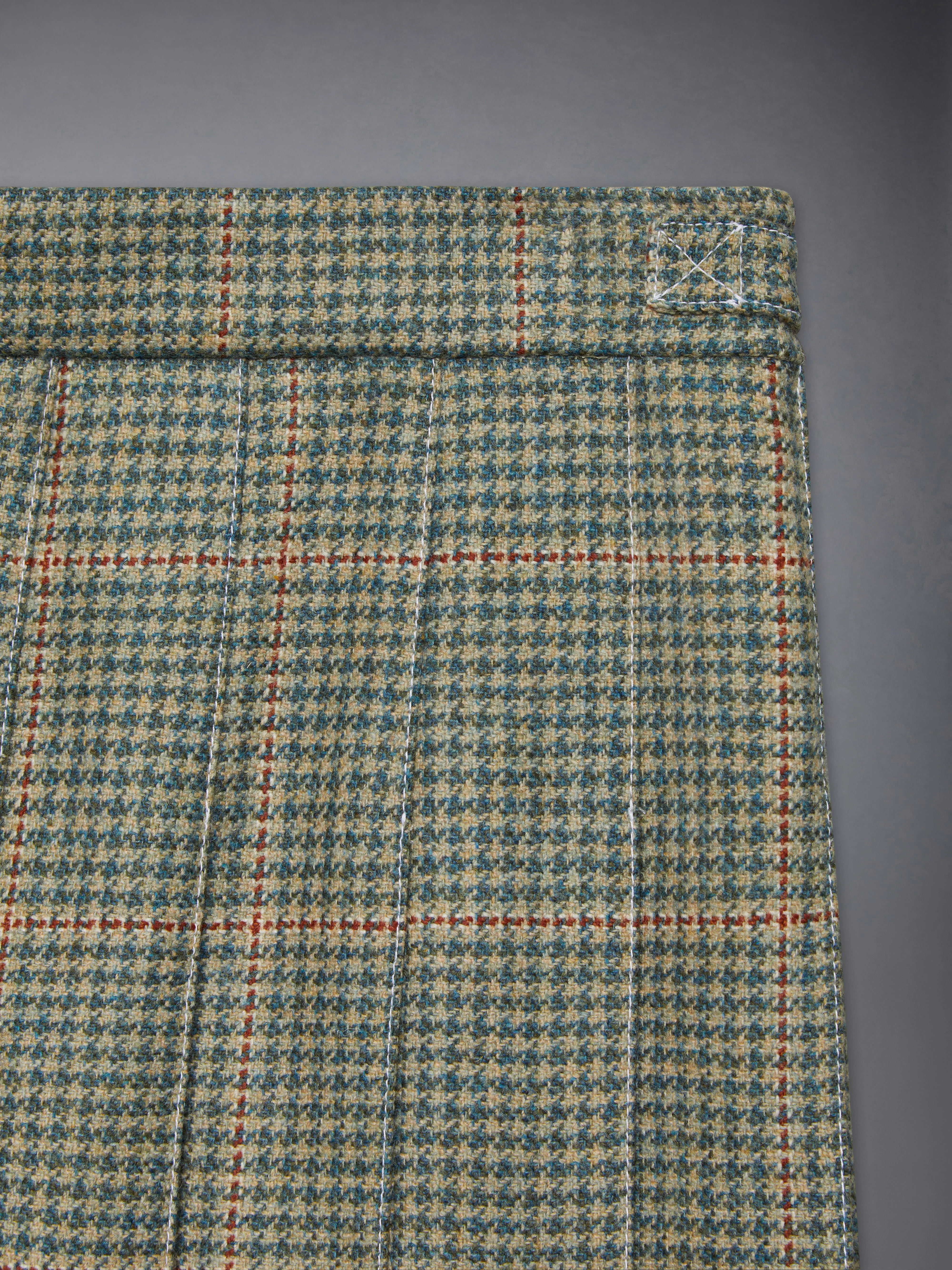 398-children-s-herringbone-cheviot-tweed-pleated-skirt-6.webp CHILDREN'S HERRINGBONE CHEVIOT TWEED PLEATED SKIRT