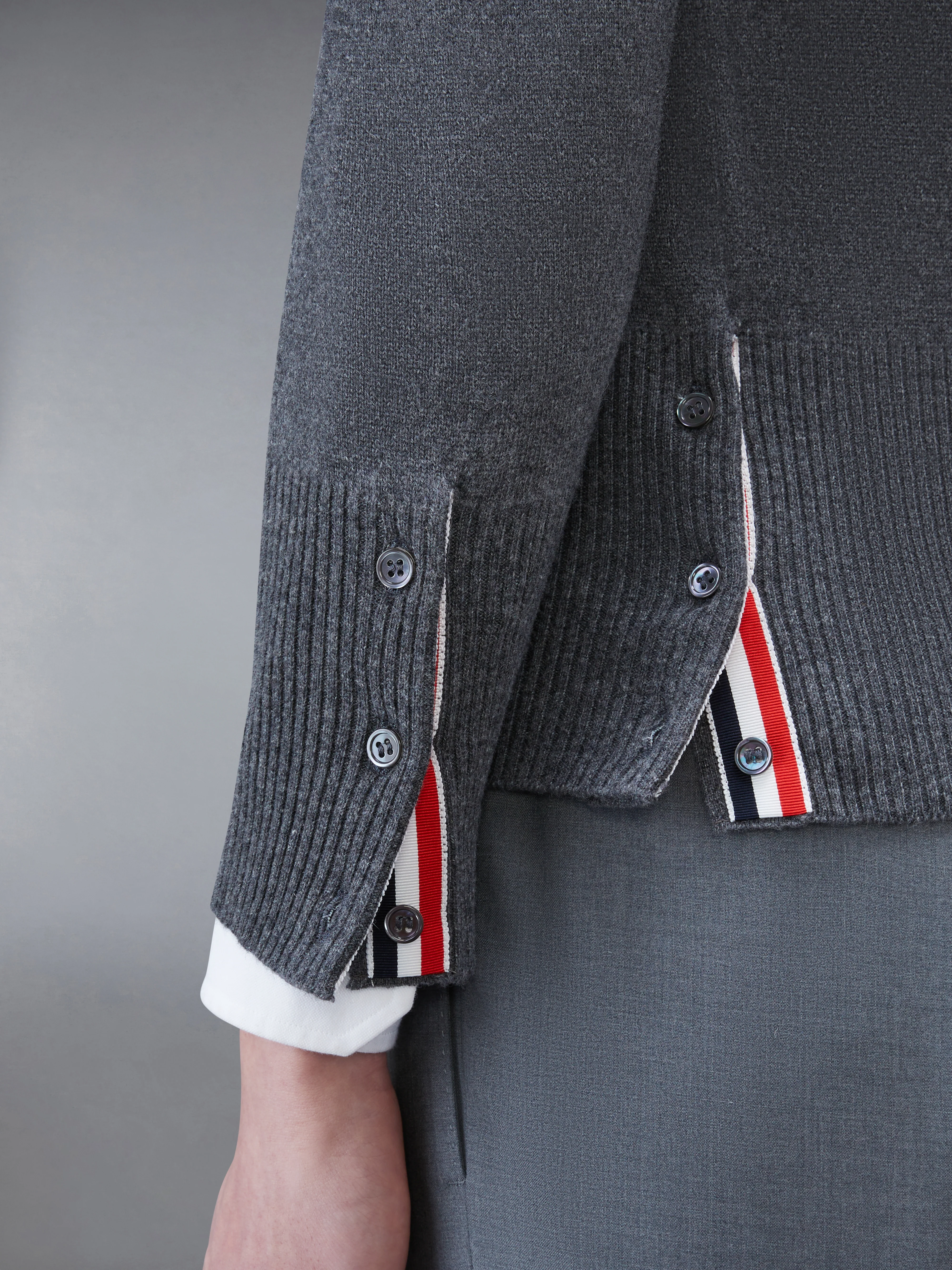 3983-classic-cashmere-4-bar-pullover-6.webp CLASSIC CASHMERE 4-BAR PULLOVER