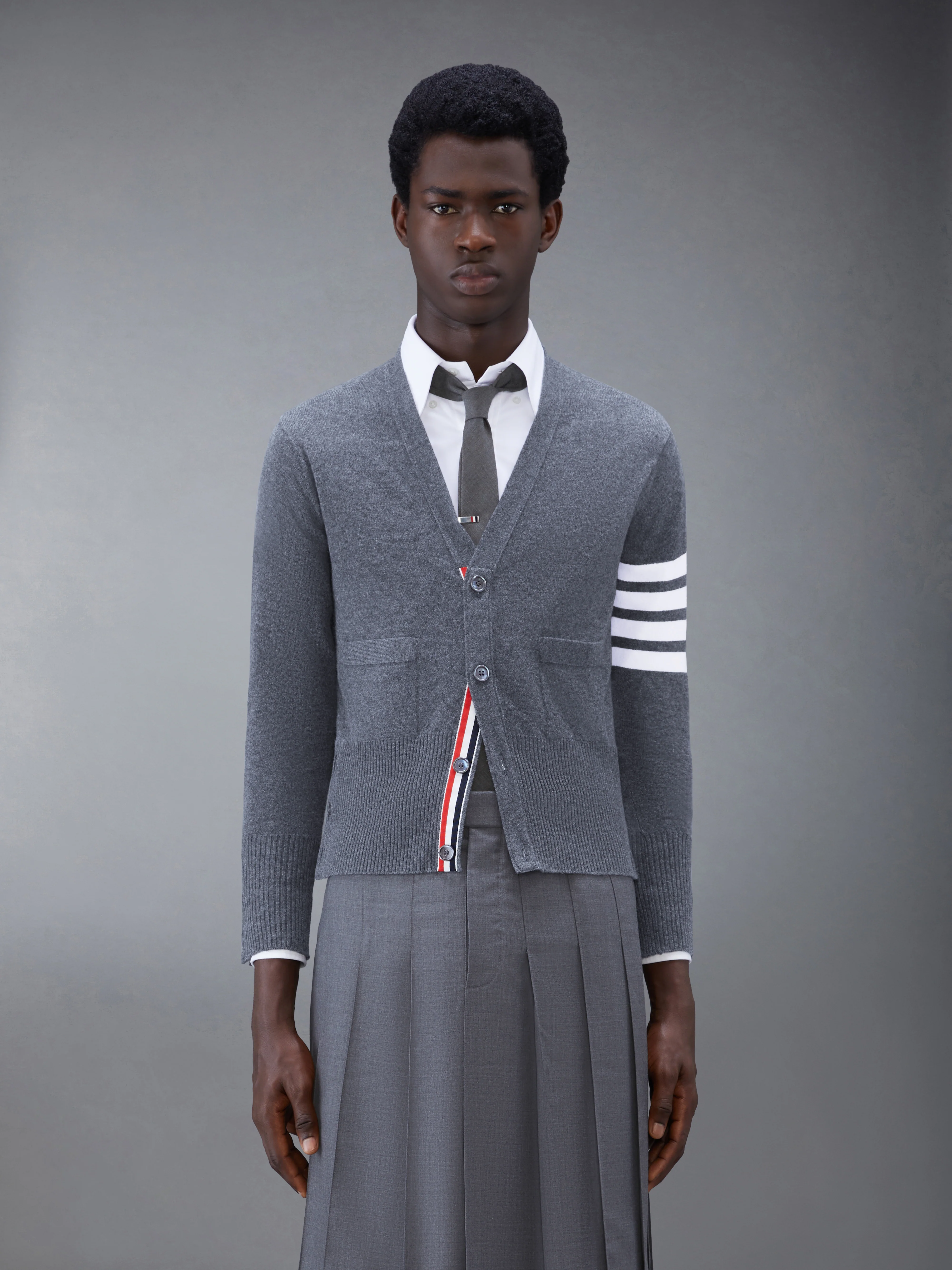 CLASSIC CASHMERE 4-BAR V-NECK CARDIGAN