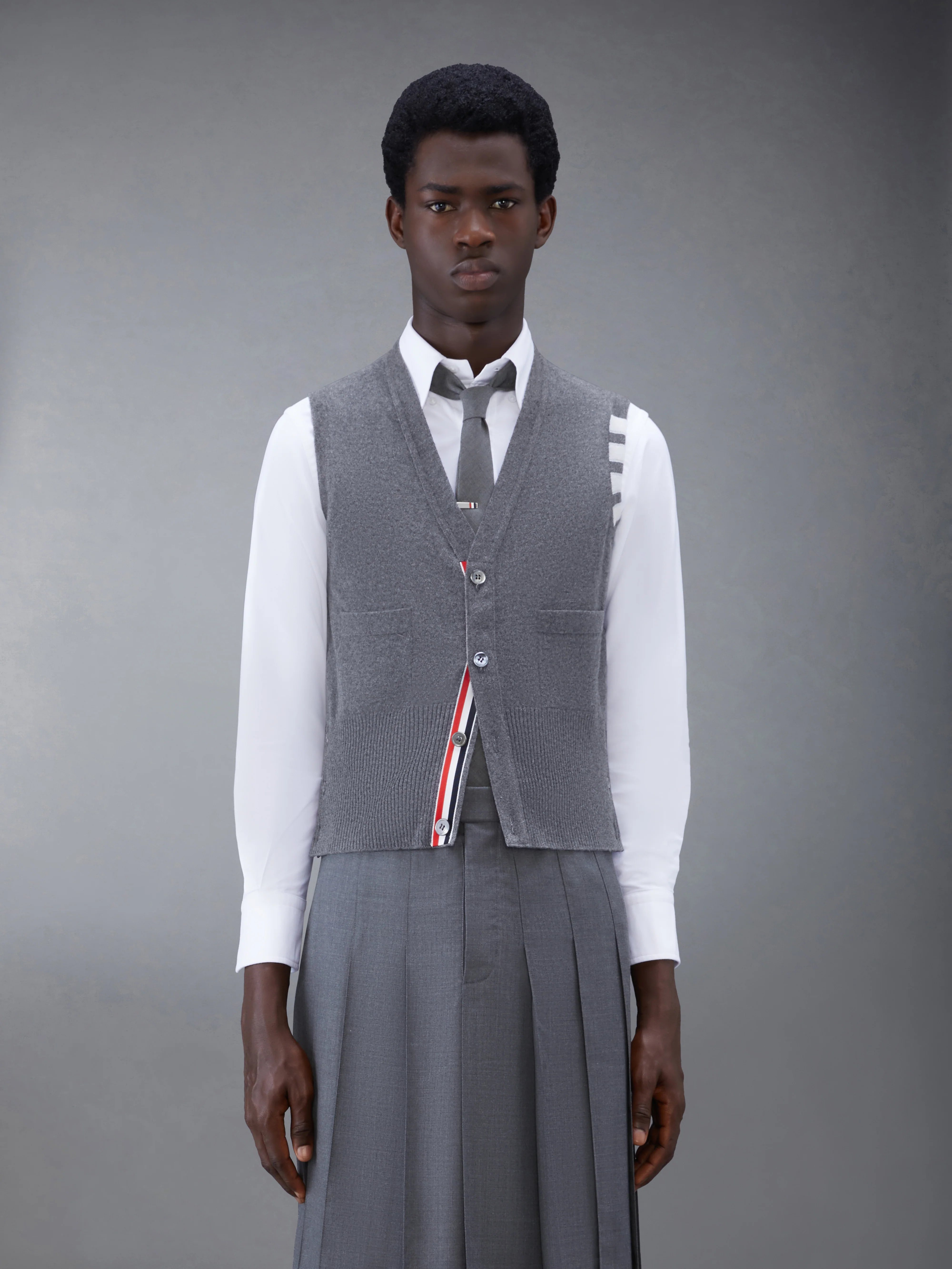 CLASSIC CASHMERE 4-BAR V-NECK CARDIGAN VEST