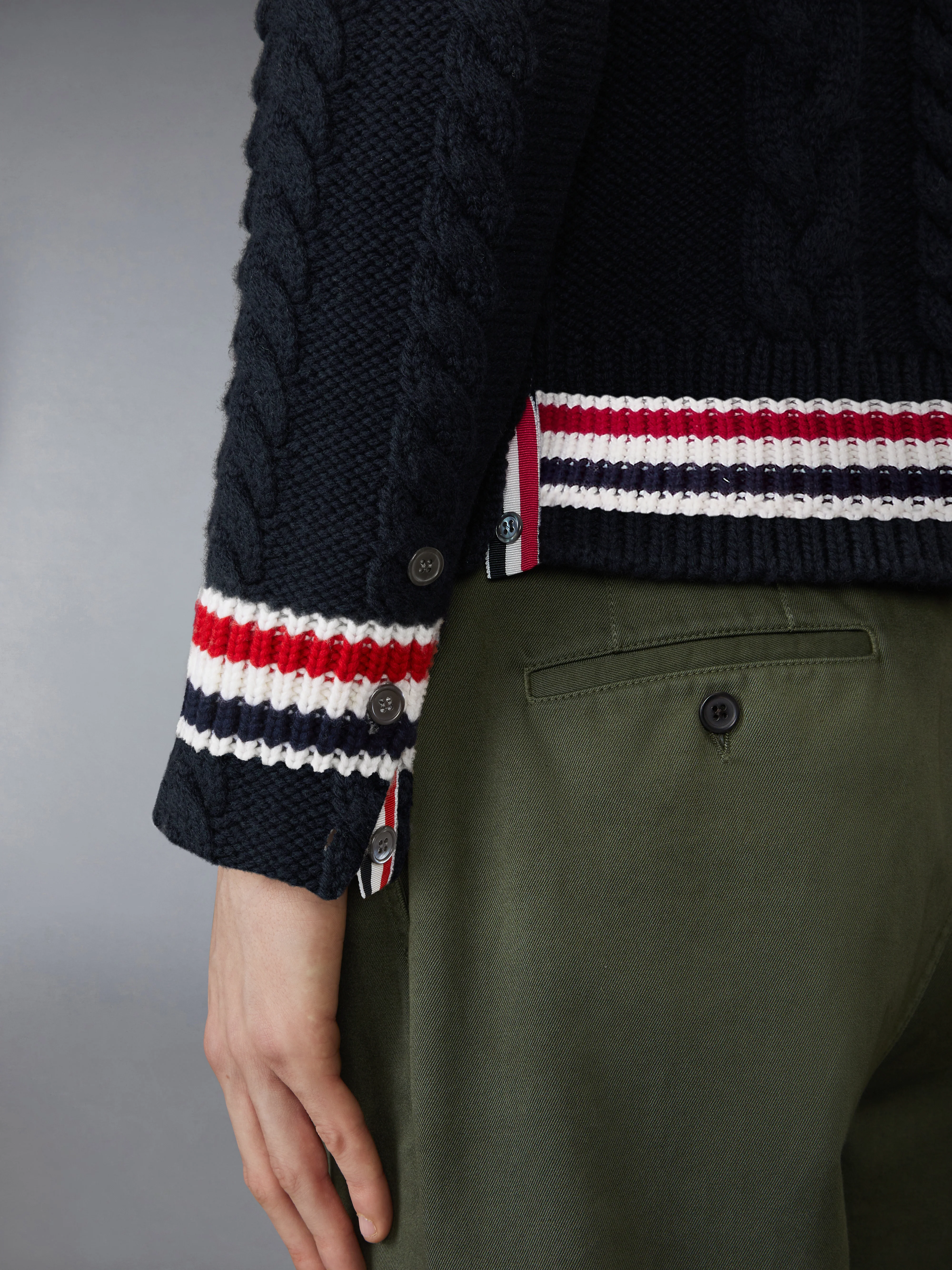 42-aran-cable-stitch-merino-wool-pullover-4.webp ARAN CABLE STITCH MERINO WOOL PULLOVER