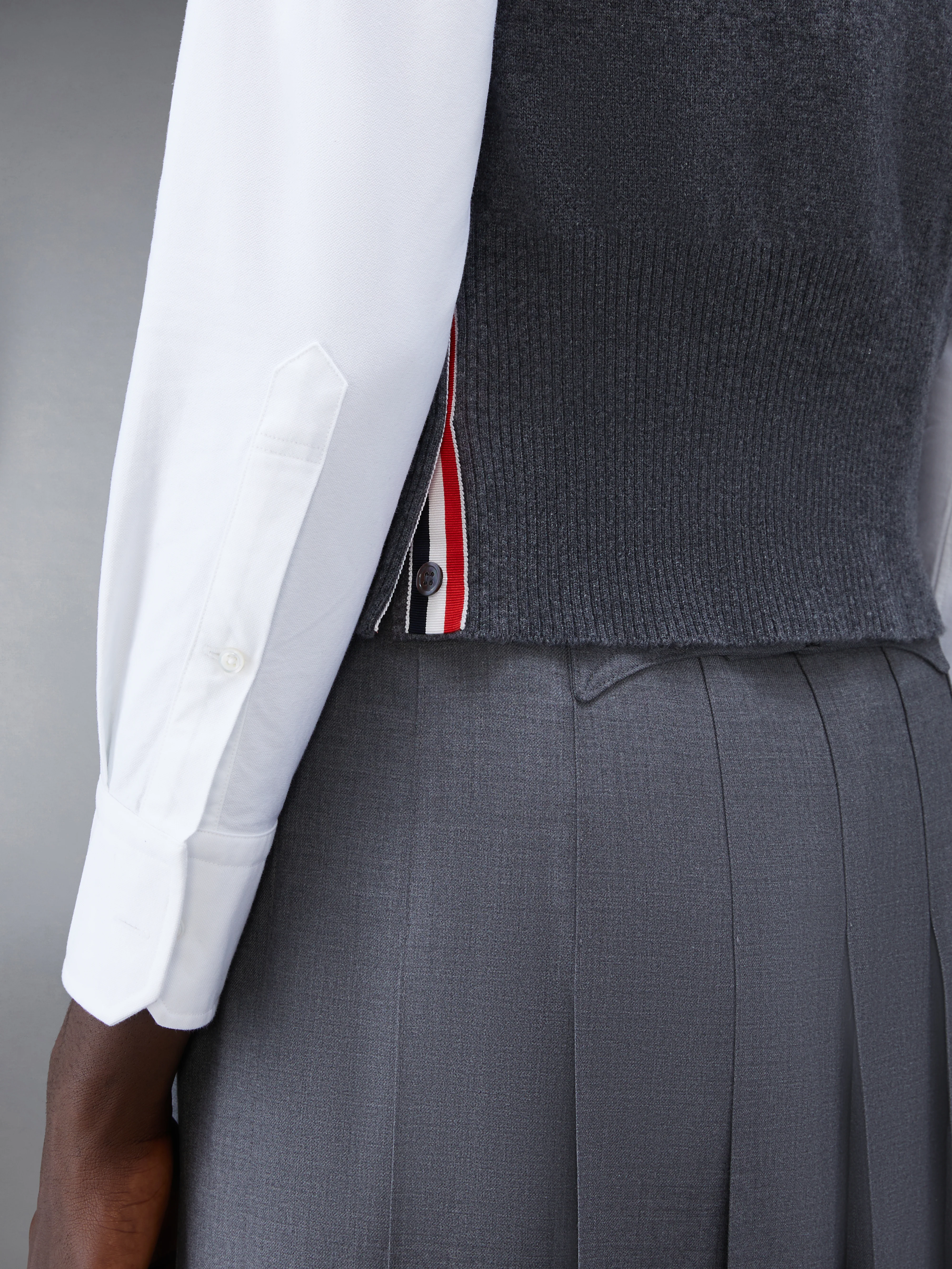 4206-classic-cashmere-4-bar-v-neck-cardigan-vest-5.webp CLASSIC CASHMERE 4-BAR V-NECK CARDIGAN VEST
