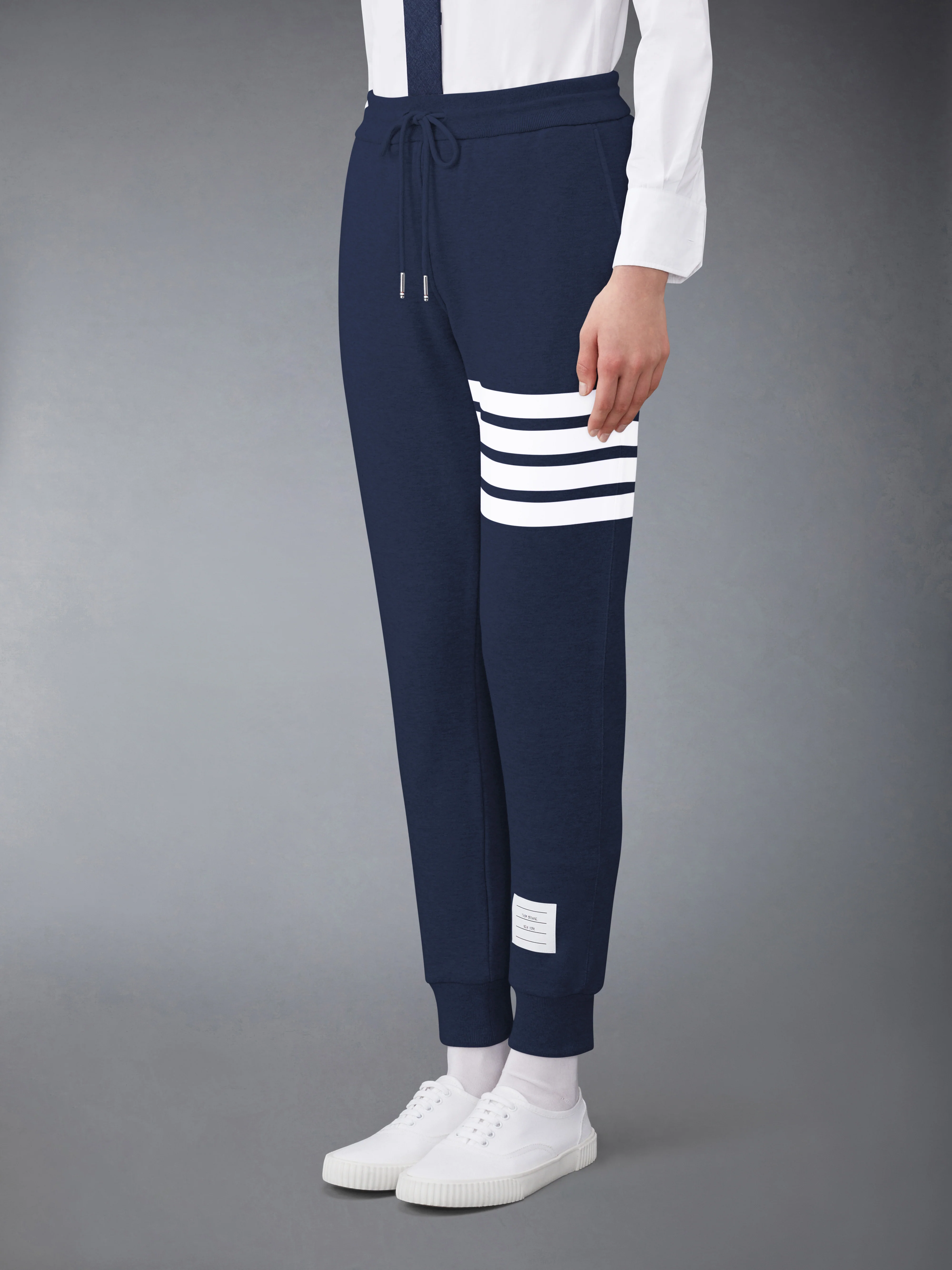 4466-classic-loopback-4-bar-sweatpants-3.webp CLASSIC LOOPBACK 4-BAR SWEATPANTS