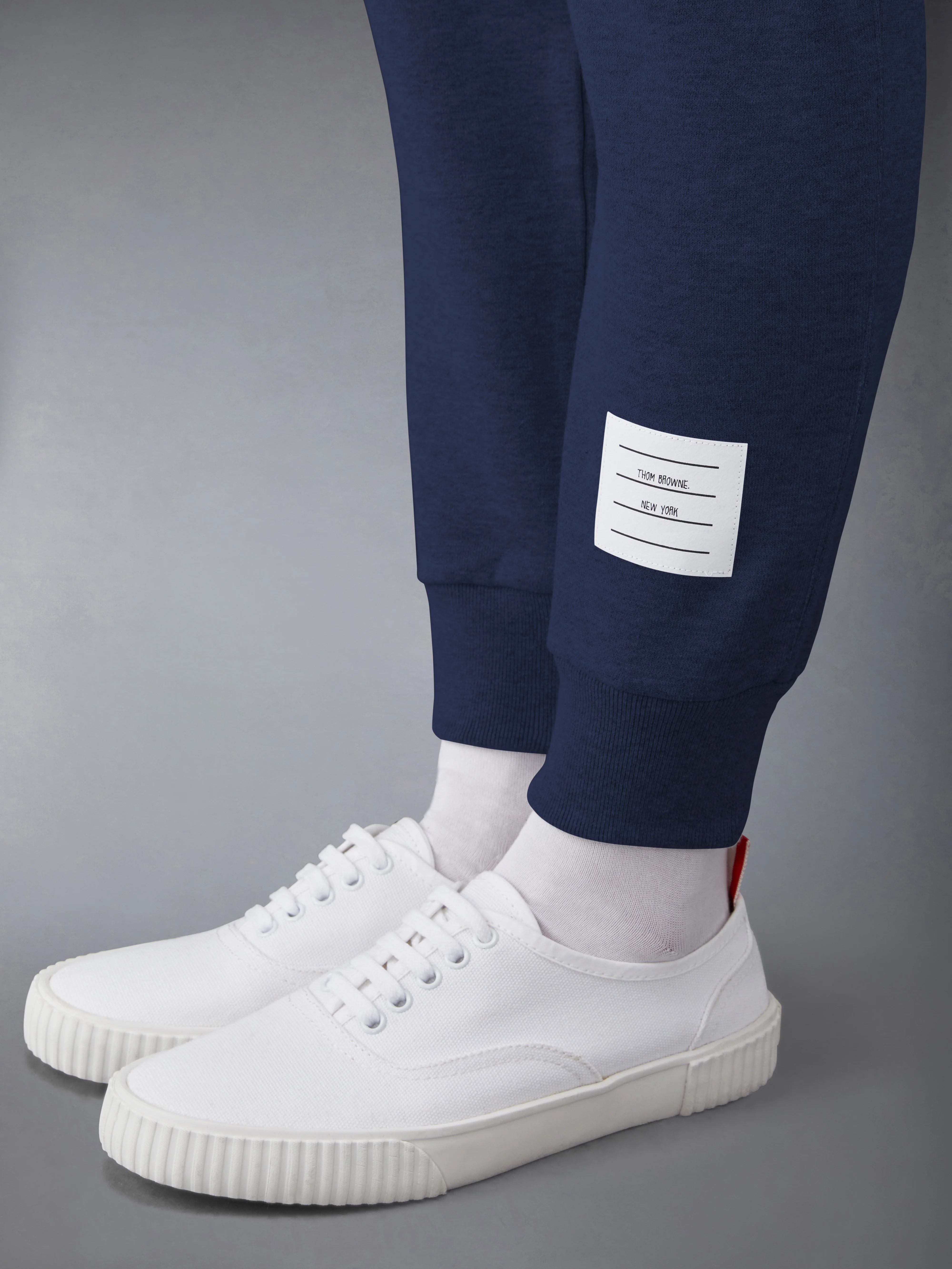 4466-classic-loopback-4-bar-sweatpants-5.webp CLASSIC LOOPBACK 4-BAR SWEATPANTS