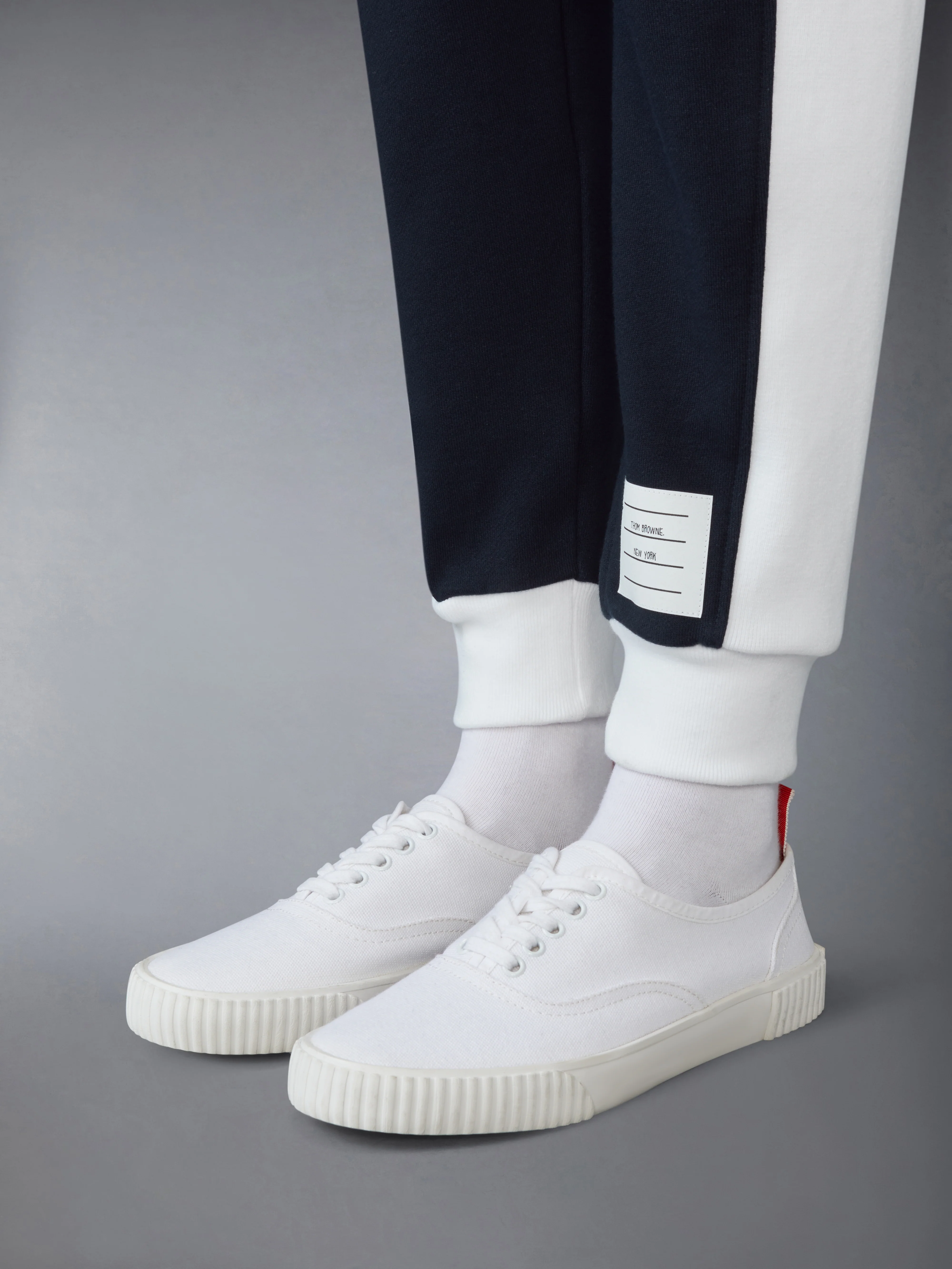 4511-classic-loopback-4-bar-sweatpants-4.webp CLASSIC LOOPBACK 4-BAR SWEATPANTS