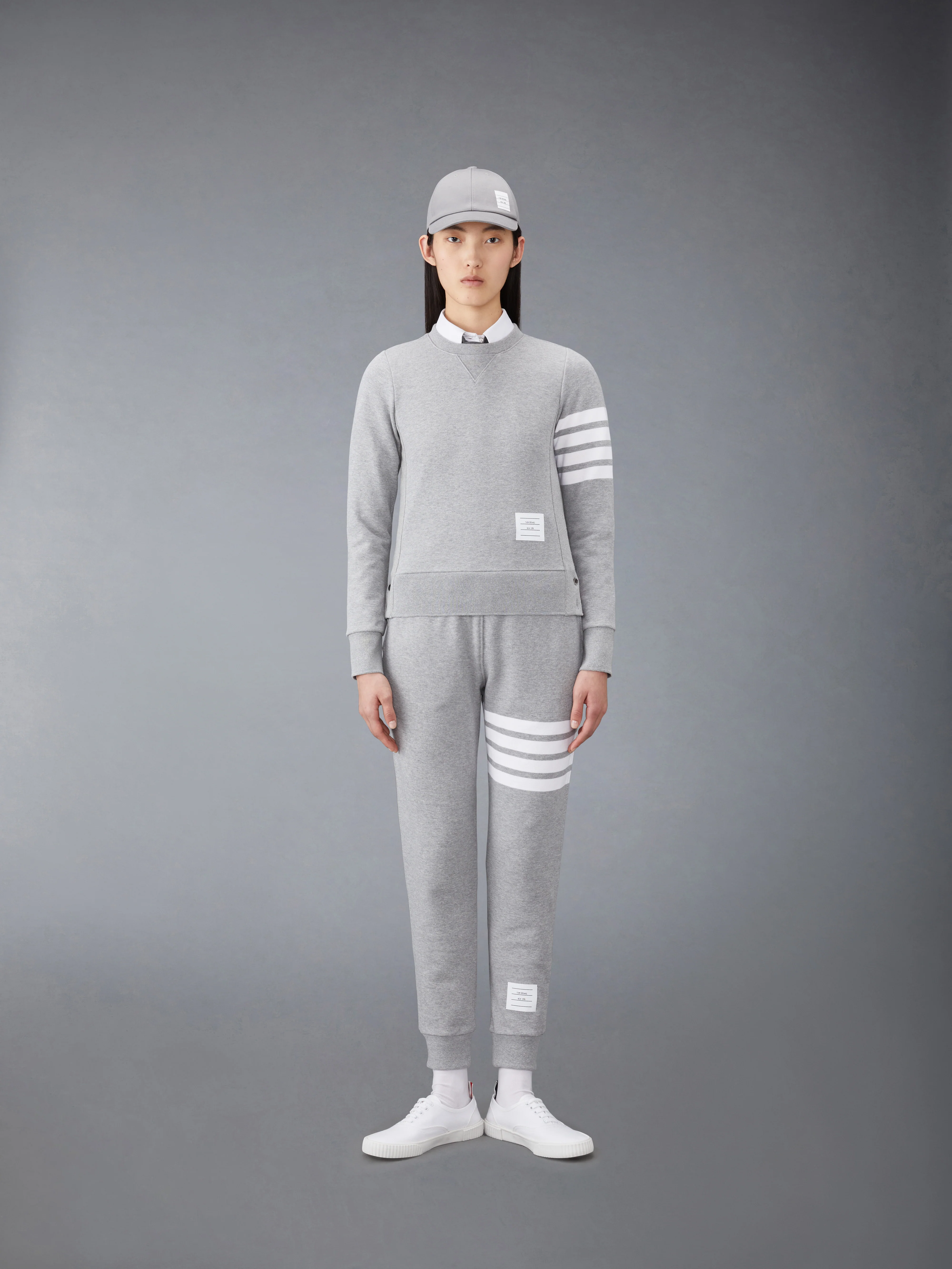 4534-classic-loopback-4-bar-sweatshirt-3.webp CLASSIC LOOPBACK 4-BAR SWEATSHIRT
