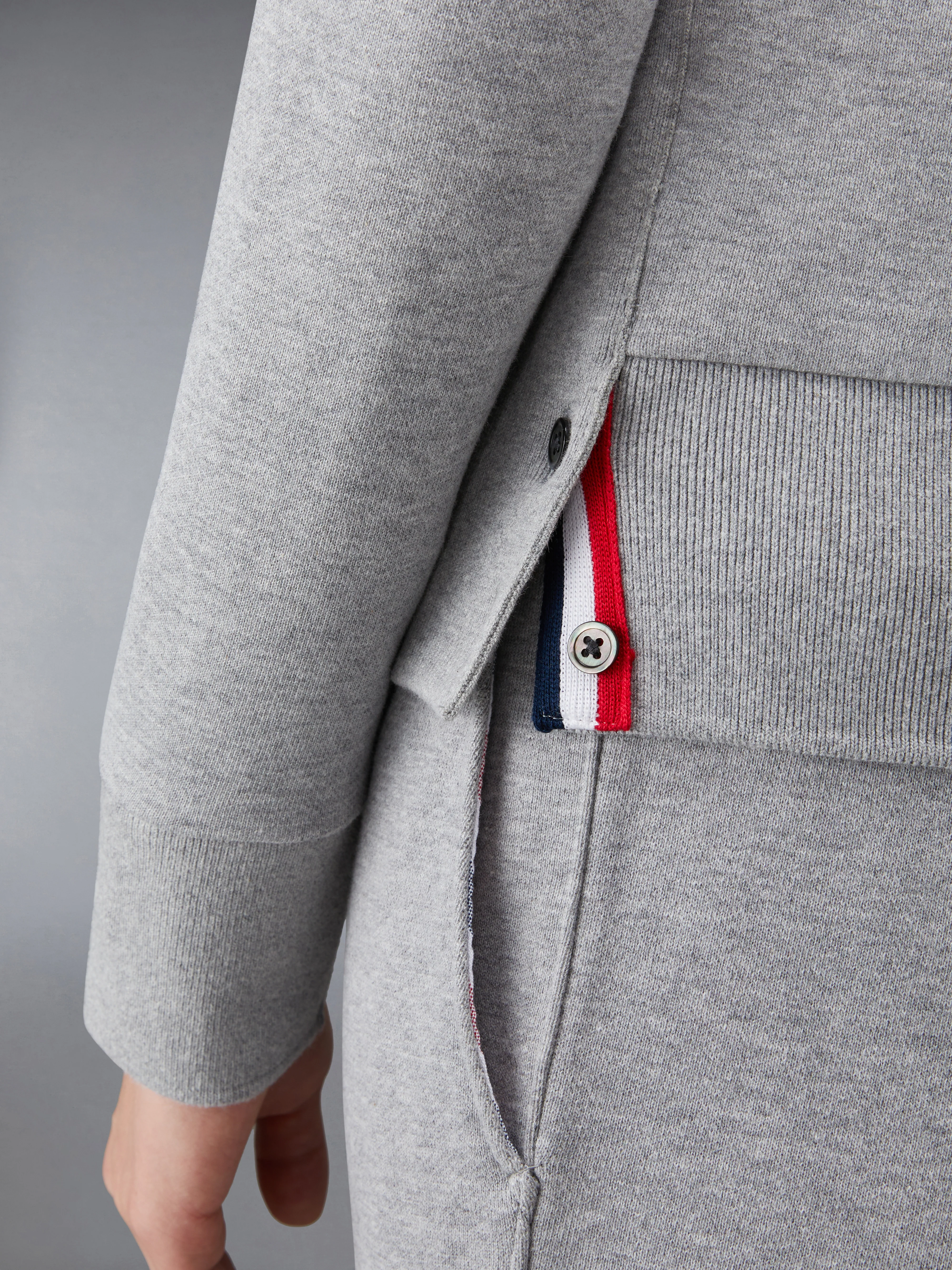 4534-classic-loopback-4-bar-sweatshirt-5.webp CLASSIC LOOPBACK 4-BAR SWEATSHIRT
