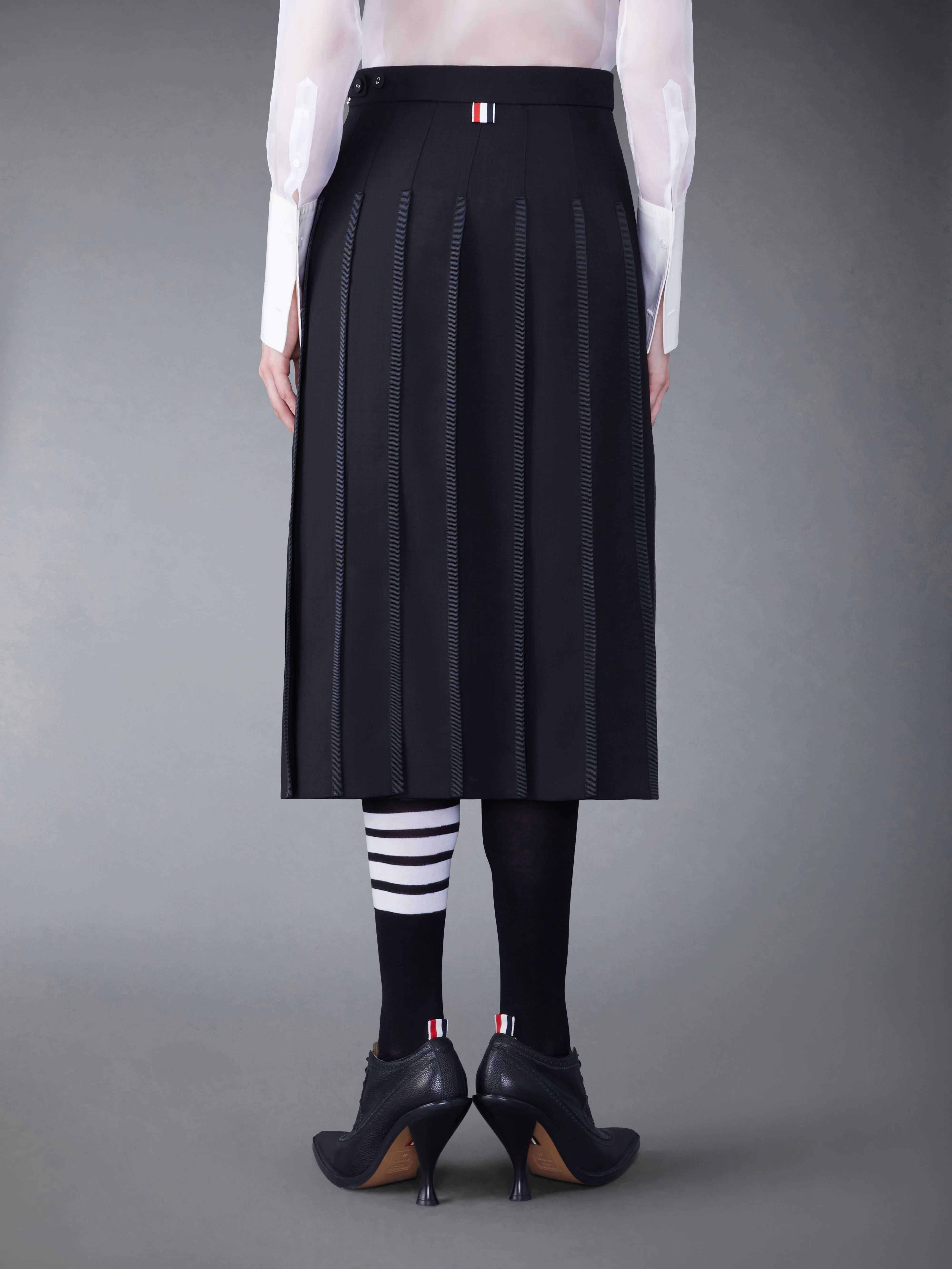 5238-classic-tipping-pleated-skirt-3.webp CLASSIC TIPPING PLEATED SKIRT