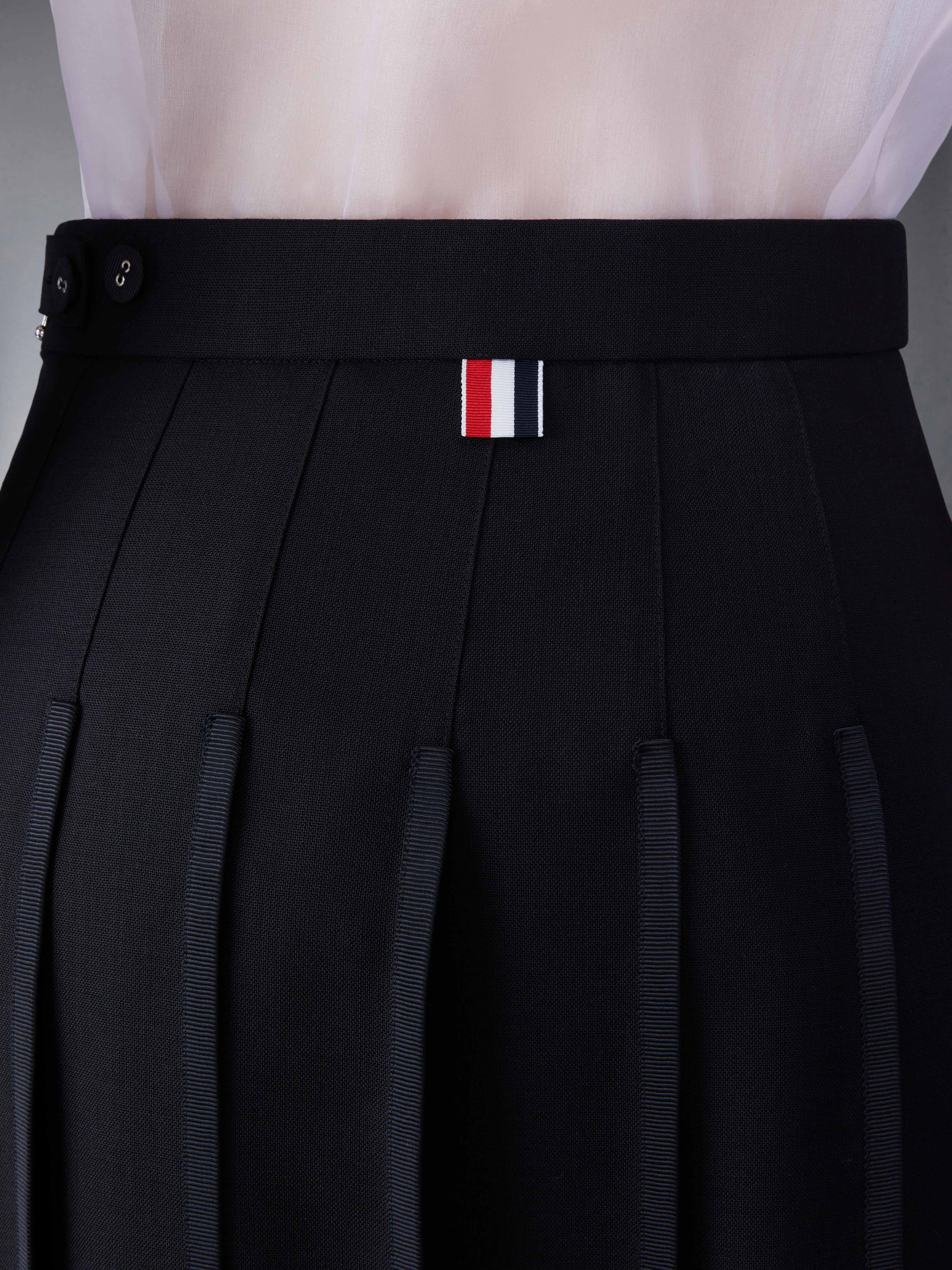 5238-classic-tipping-pleated-skirt-6.webp CLASSIC TIPPING PLEATED SKIRT