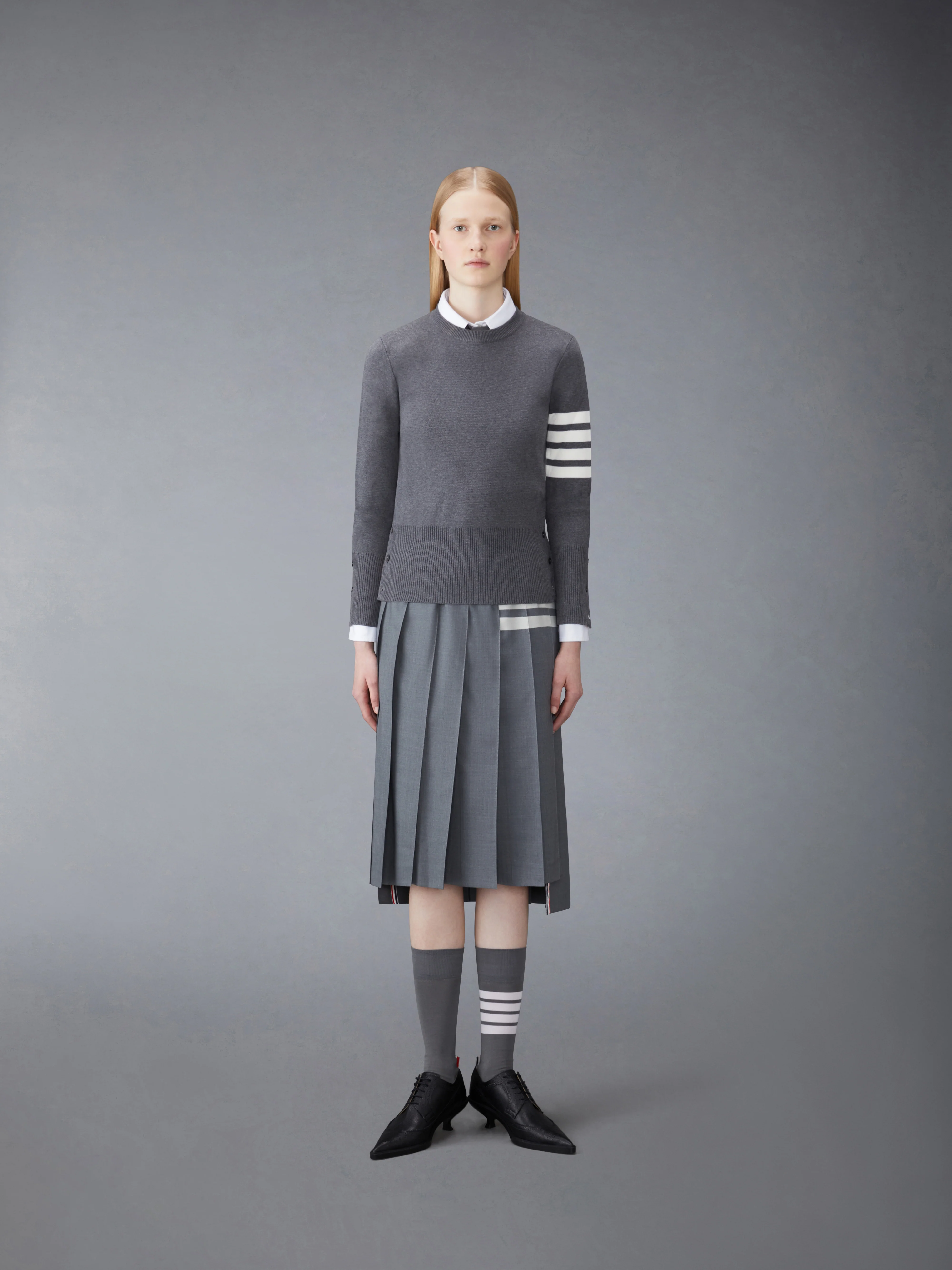 5846-cotton-crepe-milano-stitch-4-bar-classic-crew-neck-pullover-3.webp COTTON CREPE MILANO STITCH 4-BAR CLASSIC CREW NECK PULLOVER