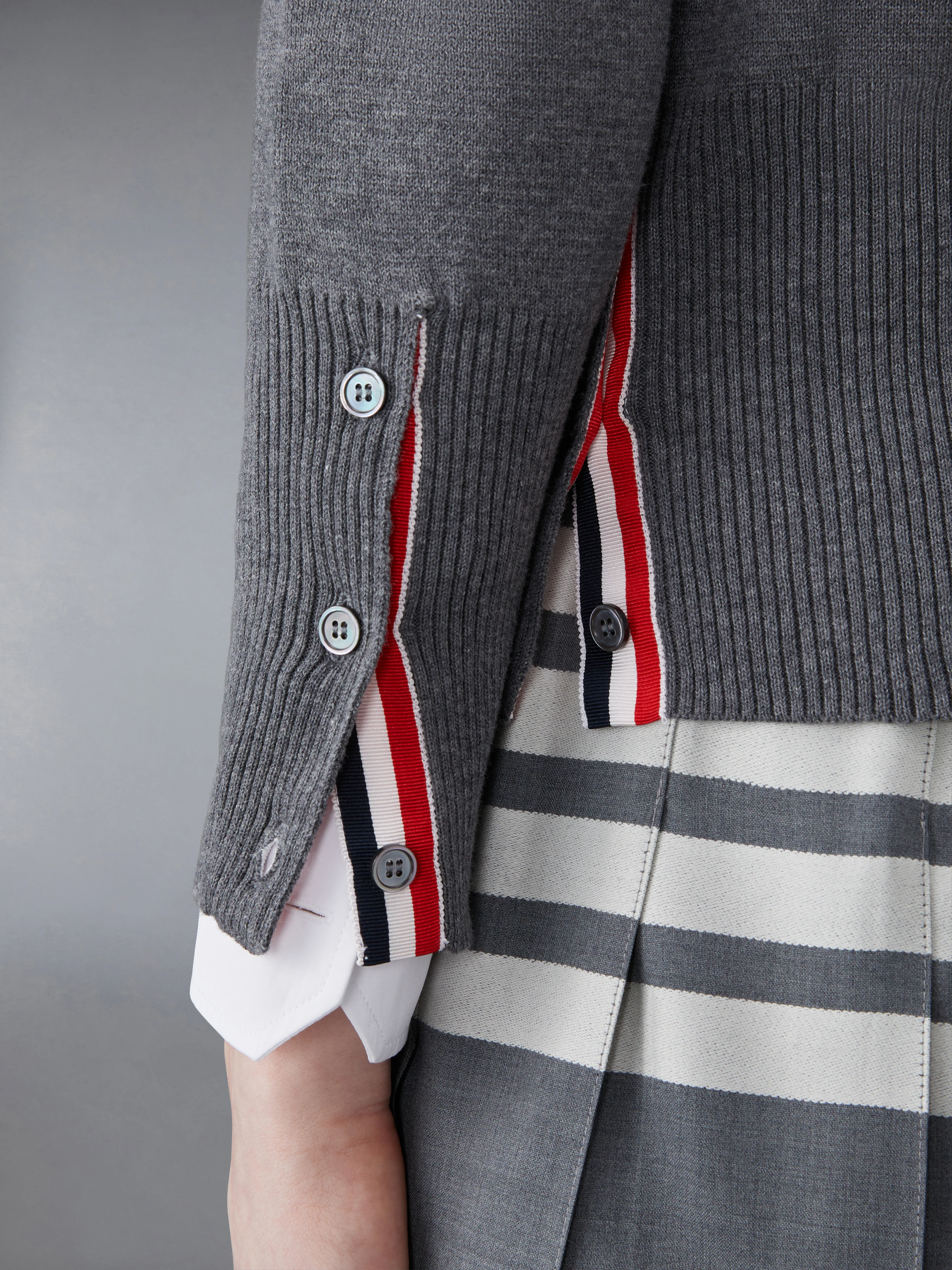 5846-cotton-crepe-milano-stitch-4-bar-classic-crew-neck-pullover-5.webp COTTON CREPE MILANO STITCH 4-BAR CLASSIC CREW NECK PULLOVER