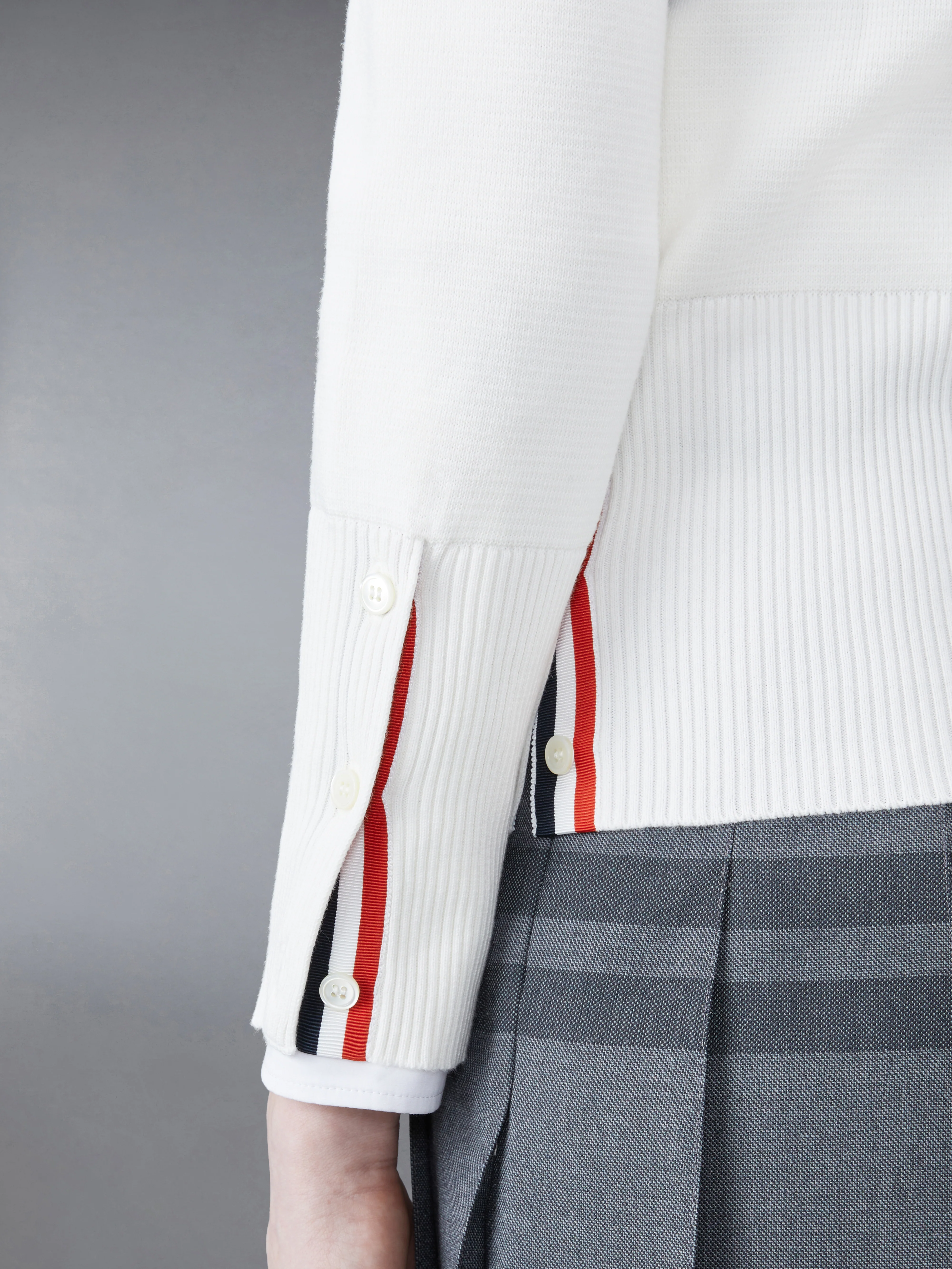 5854-cotton-crepe-milano-stitch-4-bar-classic-crew-neck-pullover-4.webp COTTON CREPE MILANO STITCH 4-BAR CLASSIC CREW NECK PULLOVER