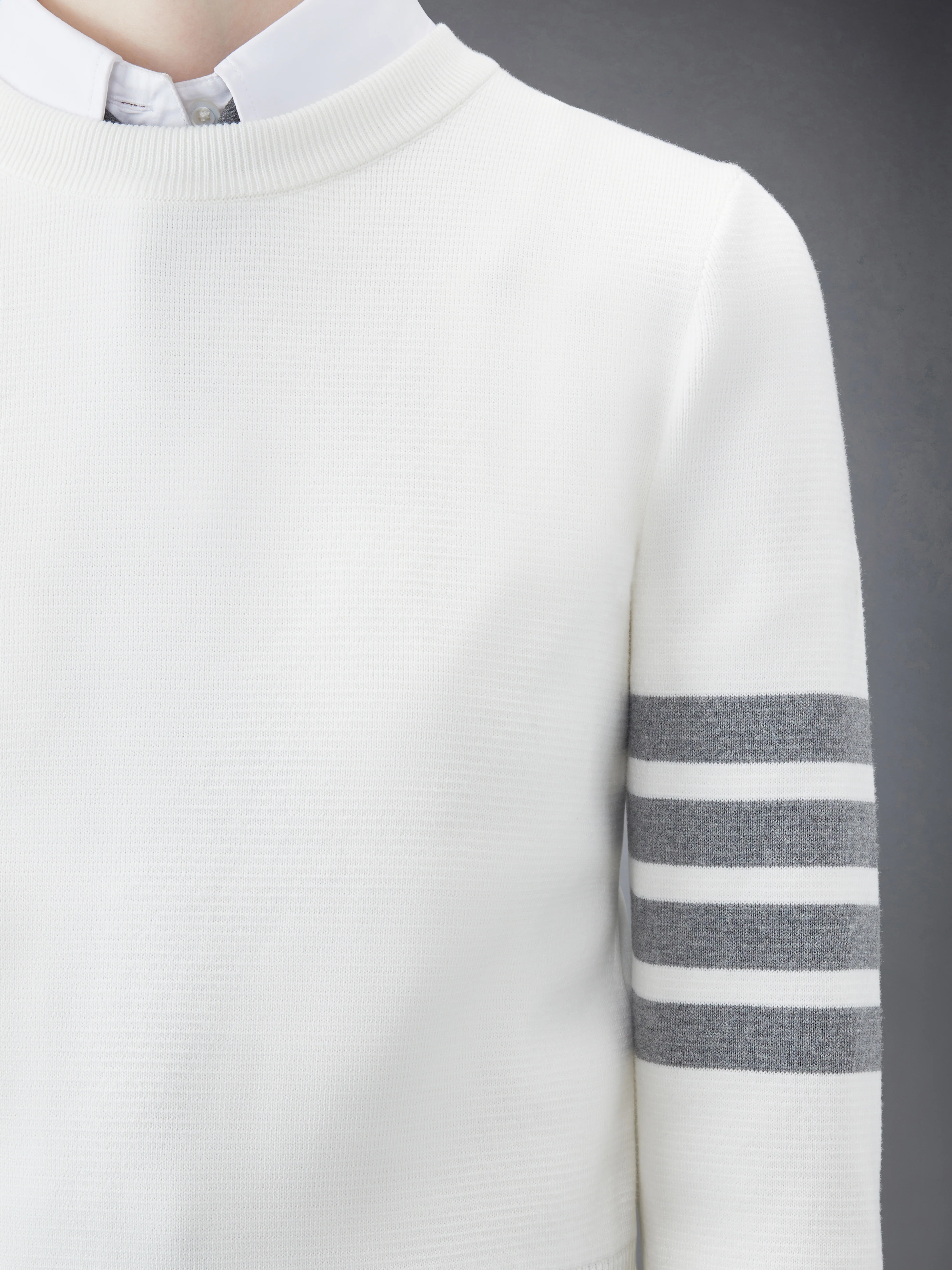 5854-cotton-crepe-milano-stitch-4-bar-classic-crew-neck-pullover-6.webp COTTON CREPE MILANO STITCH 4-BAR CLASSIC CREW NECK PULLOVER