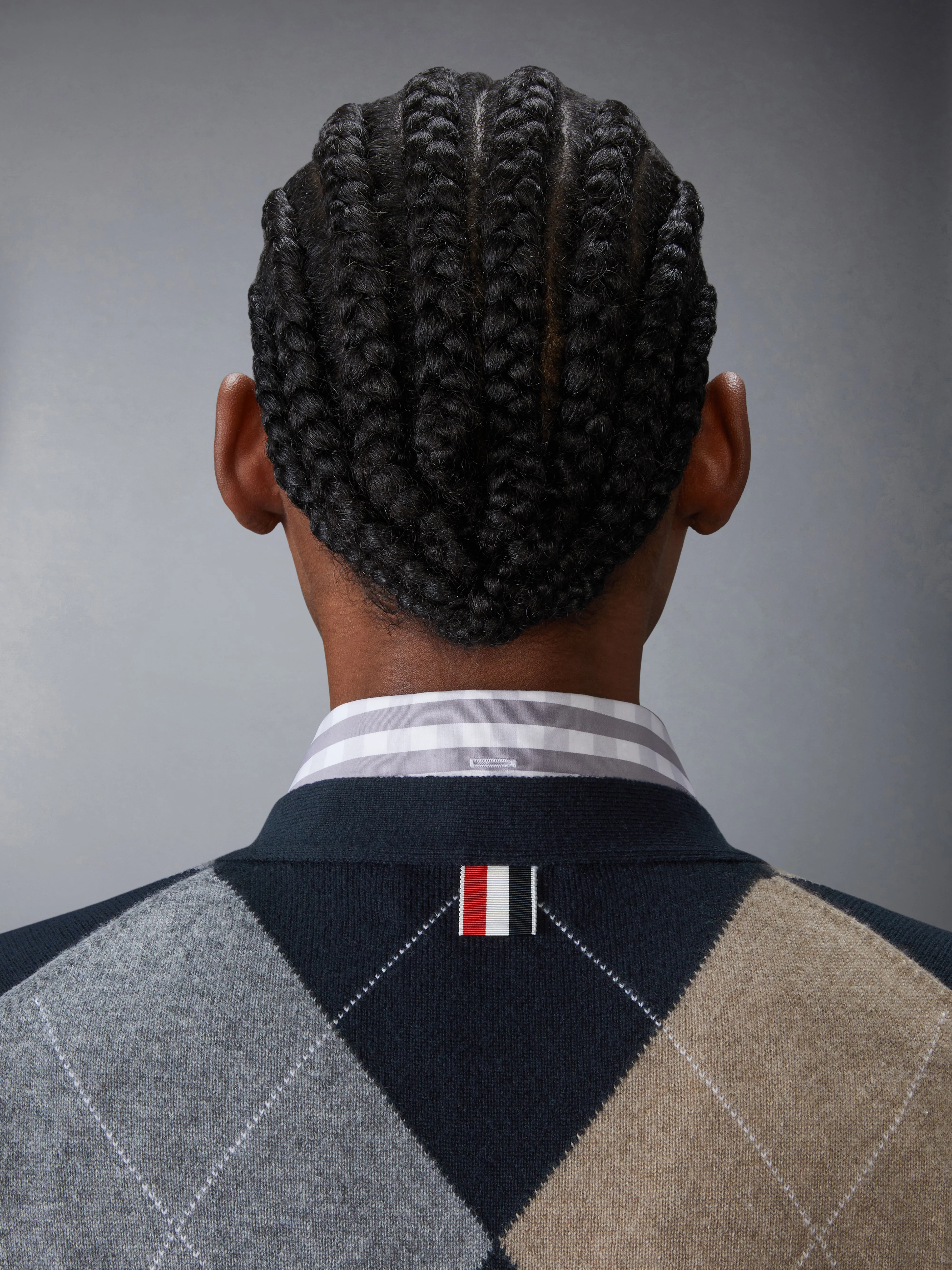 61-argyle-intarsia-cashmere-v-neck-cardigan-5.webp ARGYLE INTARSIA CASHMERE V NECK CARDIGAN