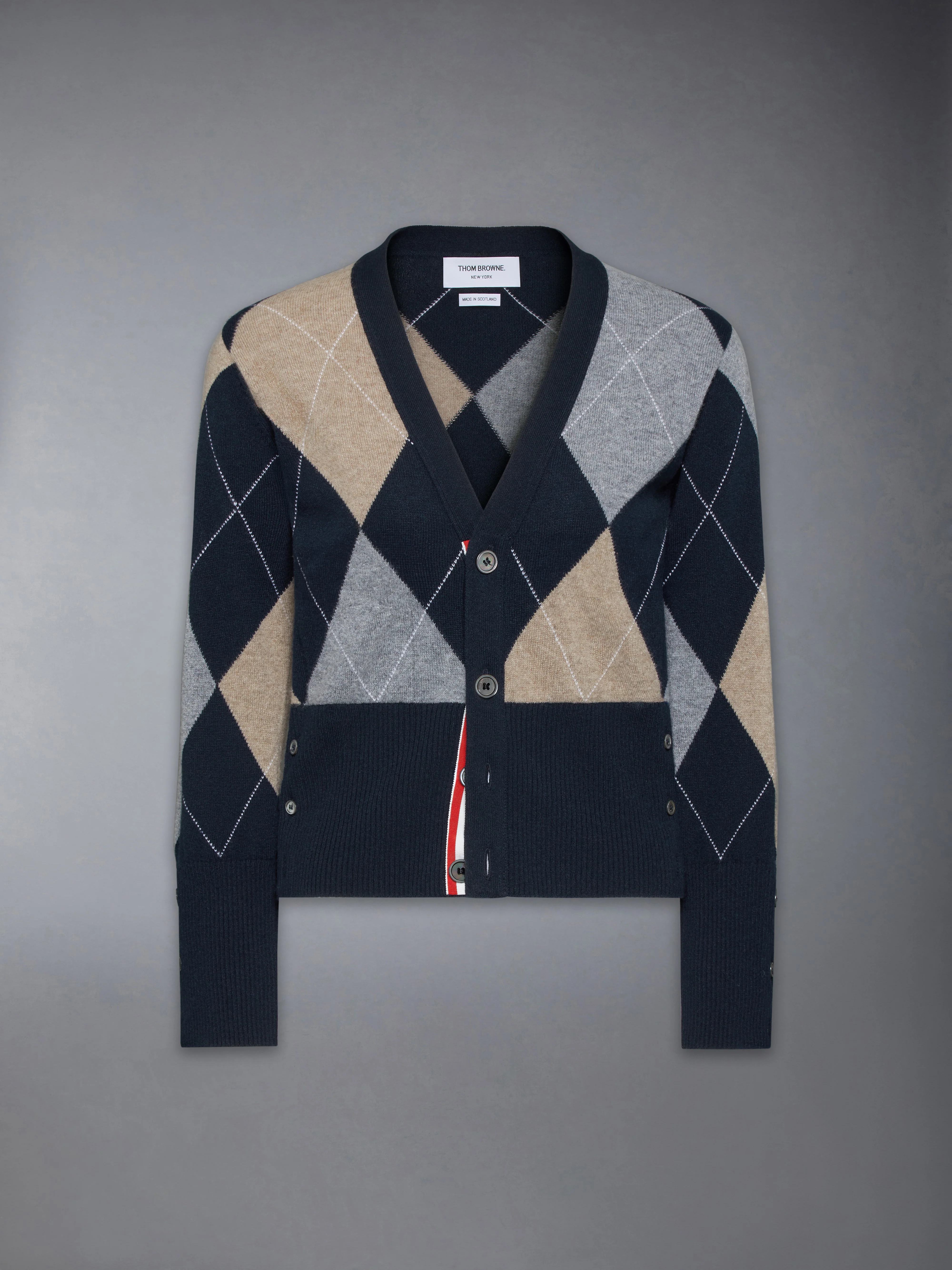 61-argyle-intarsia-cashmere-v-neck-cardigan-6.webp ARGYLE INTARSIA CASHMERE V NECK CARDIGAN