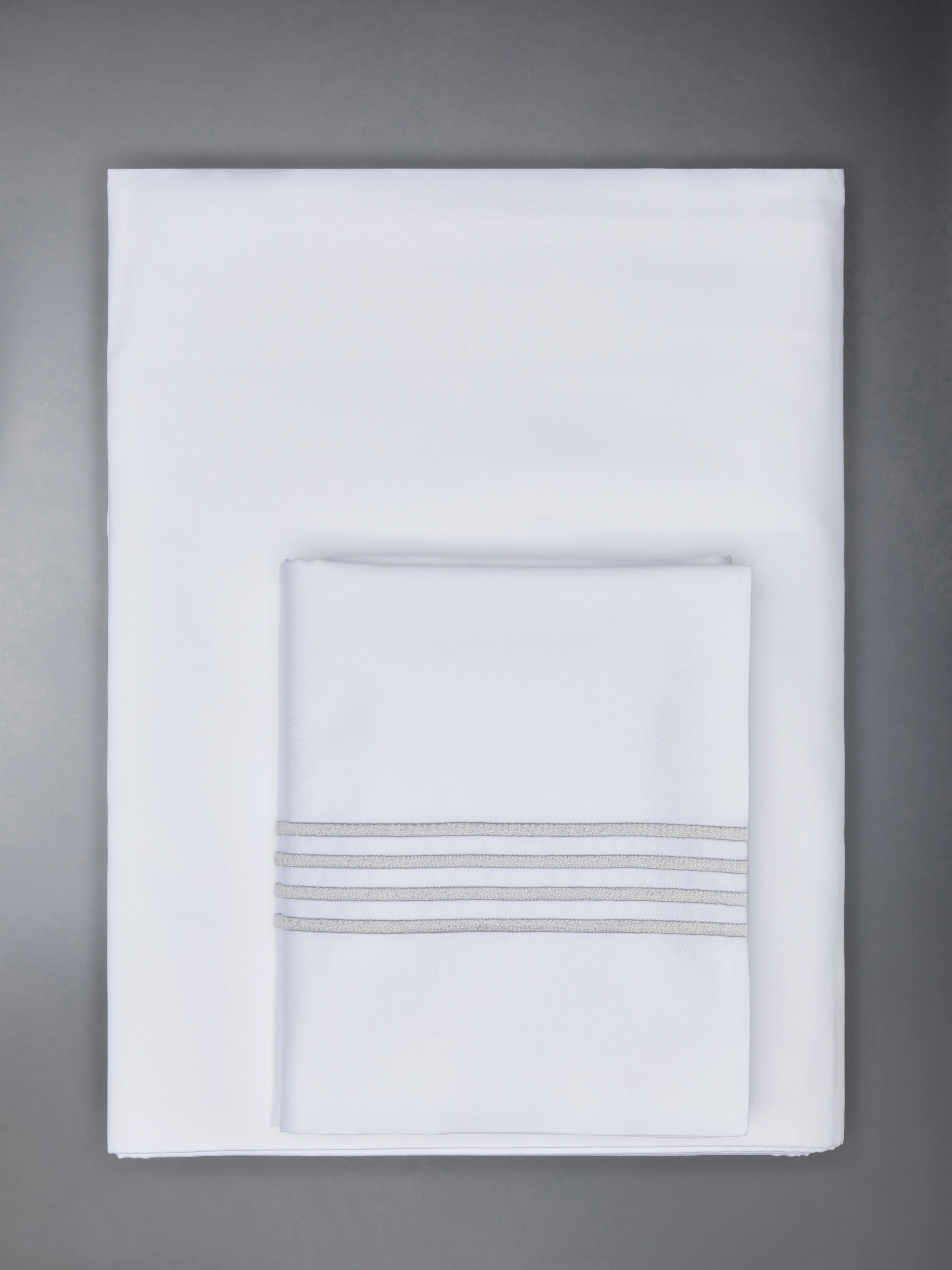 6187-cotton-sateen-4-bar-frette-duvet-set-queen-eu-asia--4.webp COTTON SATEEN 4-BAR FRETTE DUVET SET (QUEEN-EU/ASIA)