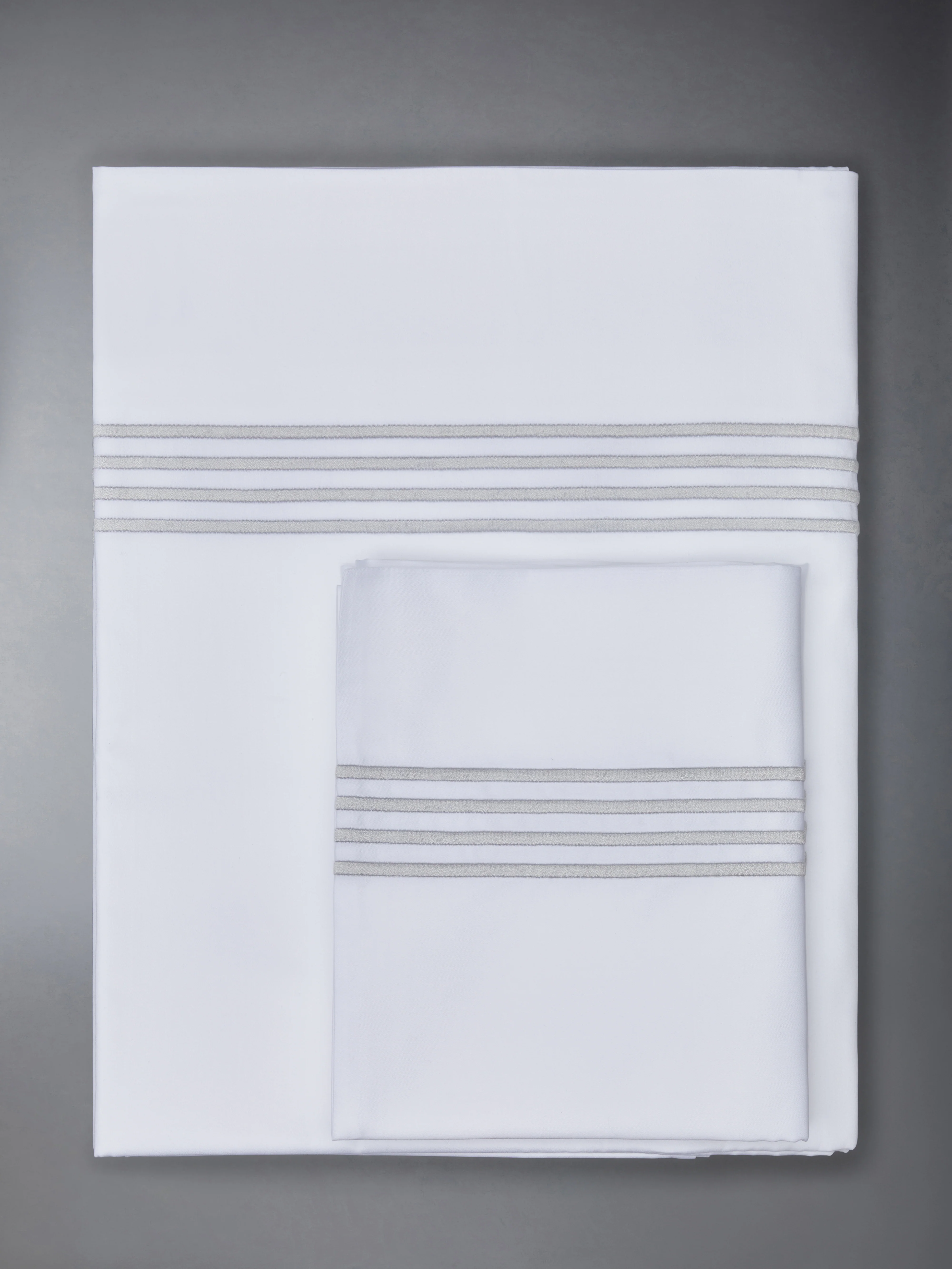 6191-cotton-sateen-4-bar-frette-sheet-set-queen-us-cad-eu-asia--4.webp COTTON SATEEN 4-BAR FRETTE SHEET SET (QUEEN-US/CAD/EU/ASIA)