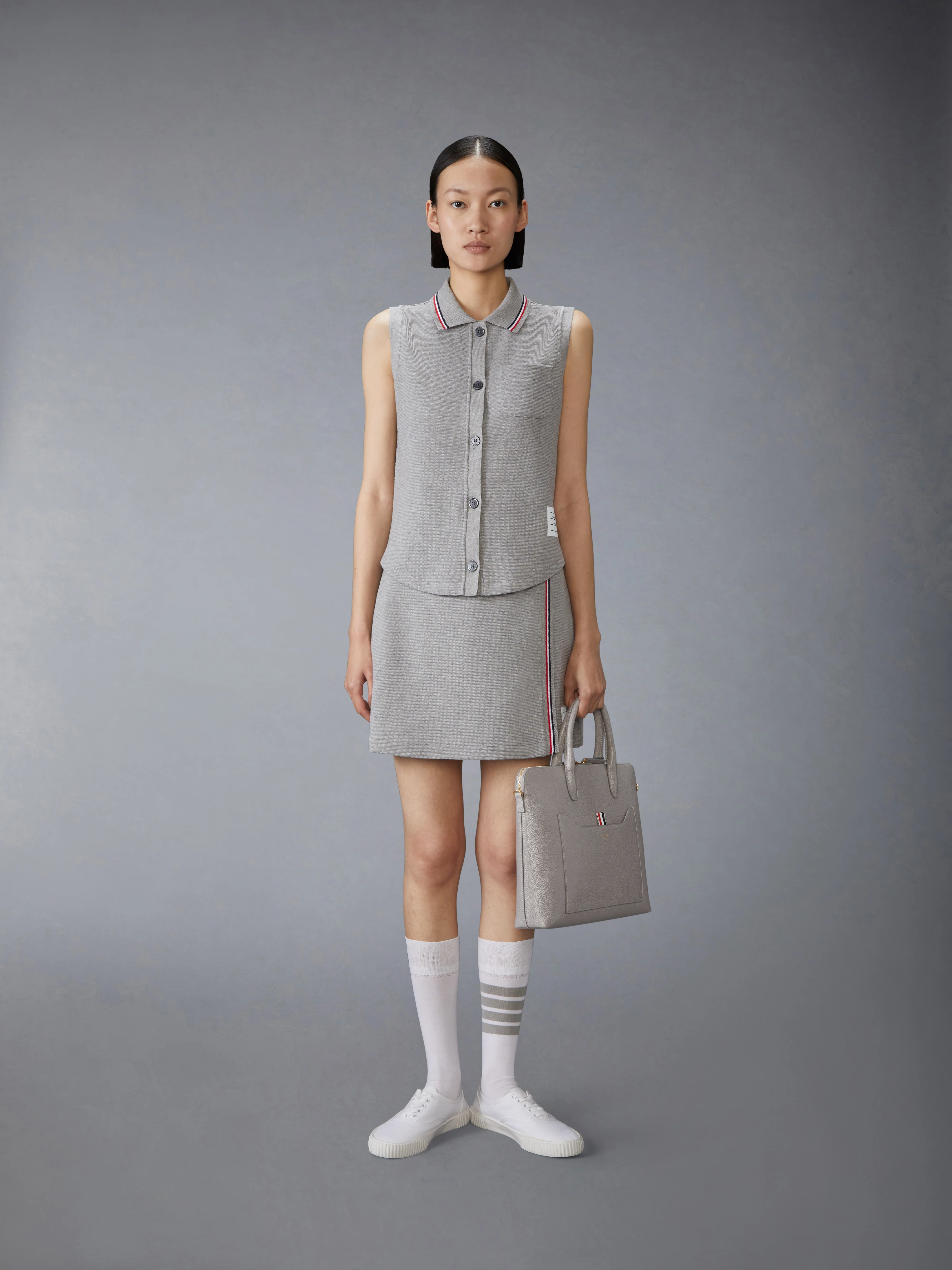 6452-cotton-waffle-sleeveless-button-shirt-3.webp COTTON WAFFLE SLEEVELESS BUTTON SHIRT