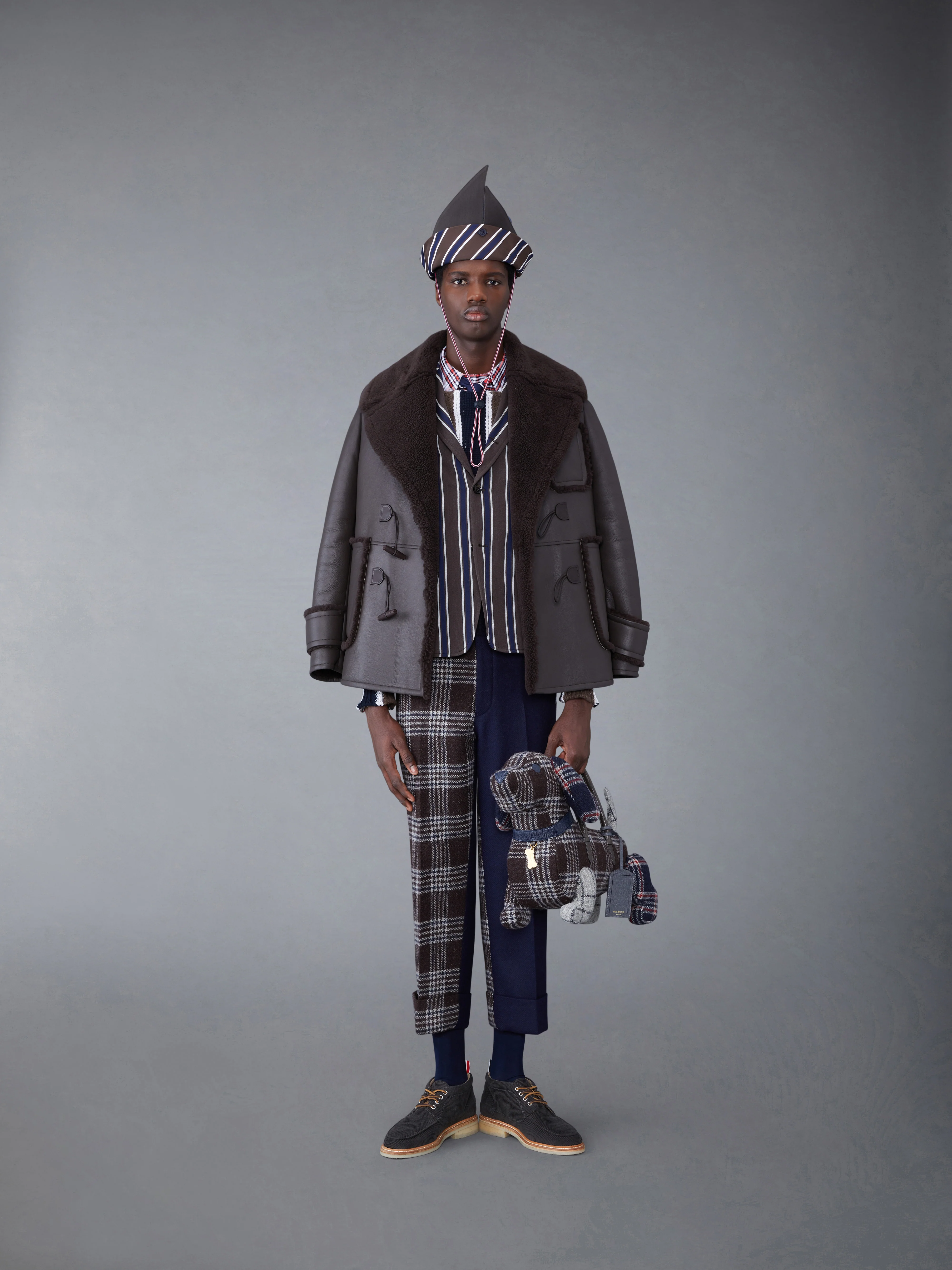 6695-dyed-shearling-oversized-collar-pea-coat-3.webp Dyed Shearling Oversized Collar Pea Coat