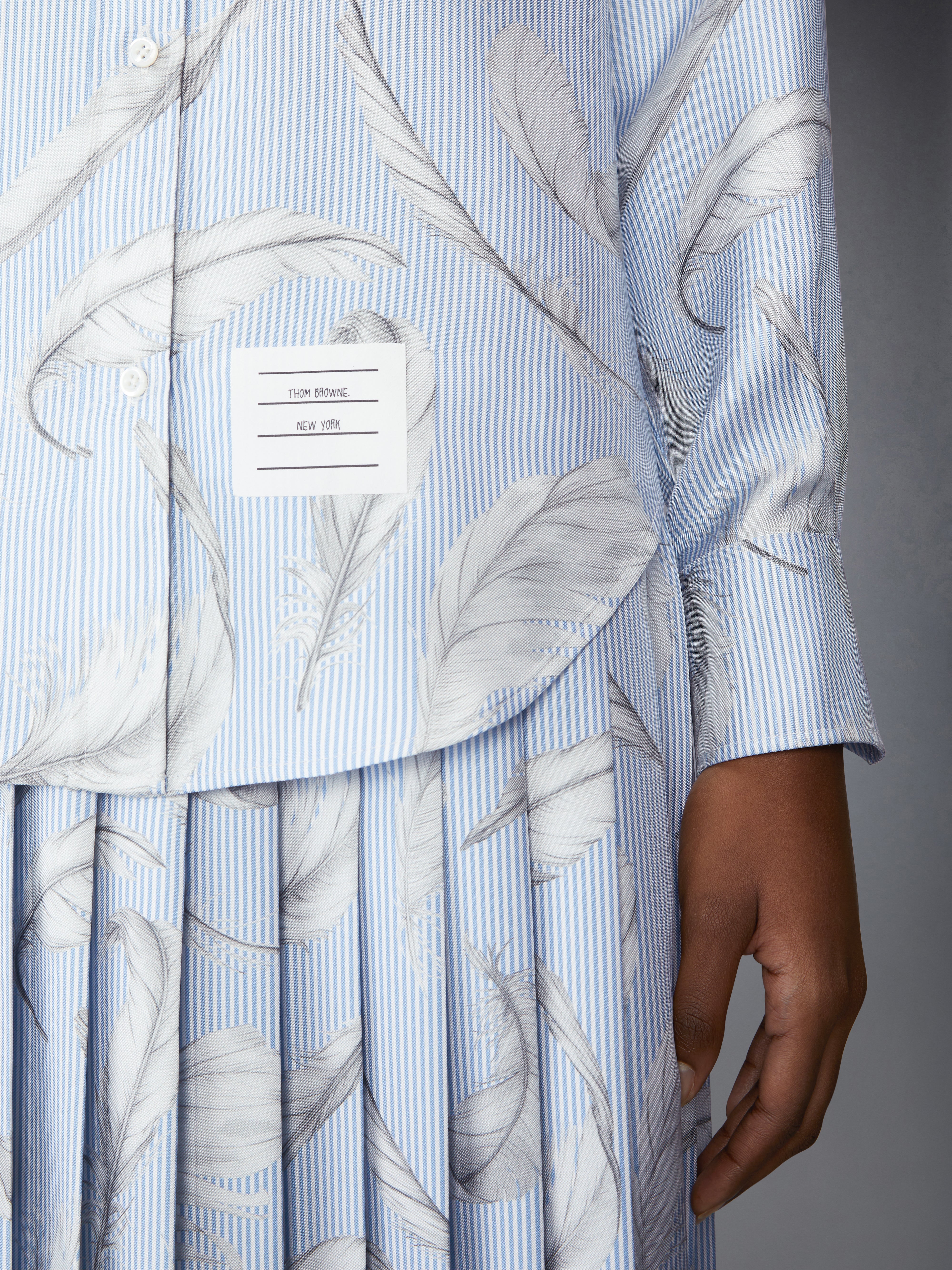 6820-feather-printed-silk-twill-easy-fit-shirt-5.jpg FEATHER PRINTED SILK TWILL EASY FIT SHIRT