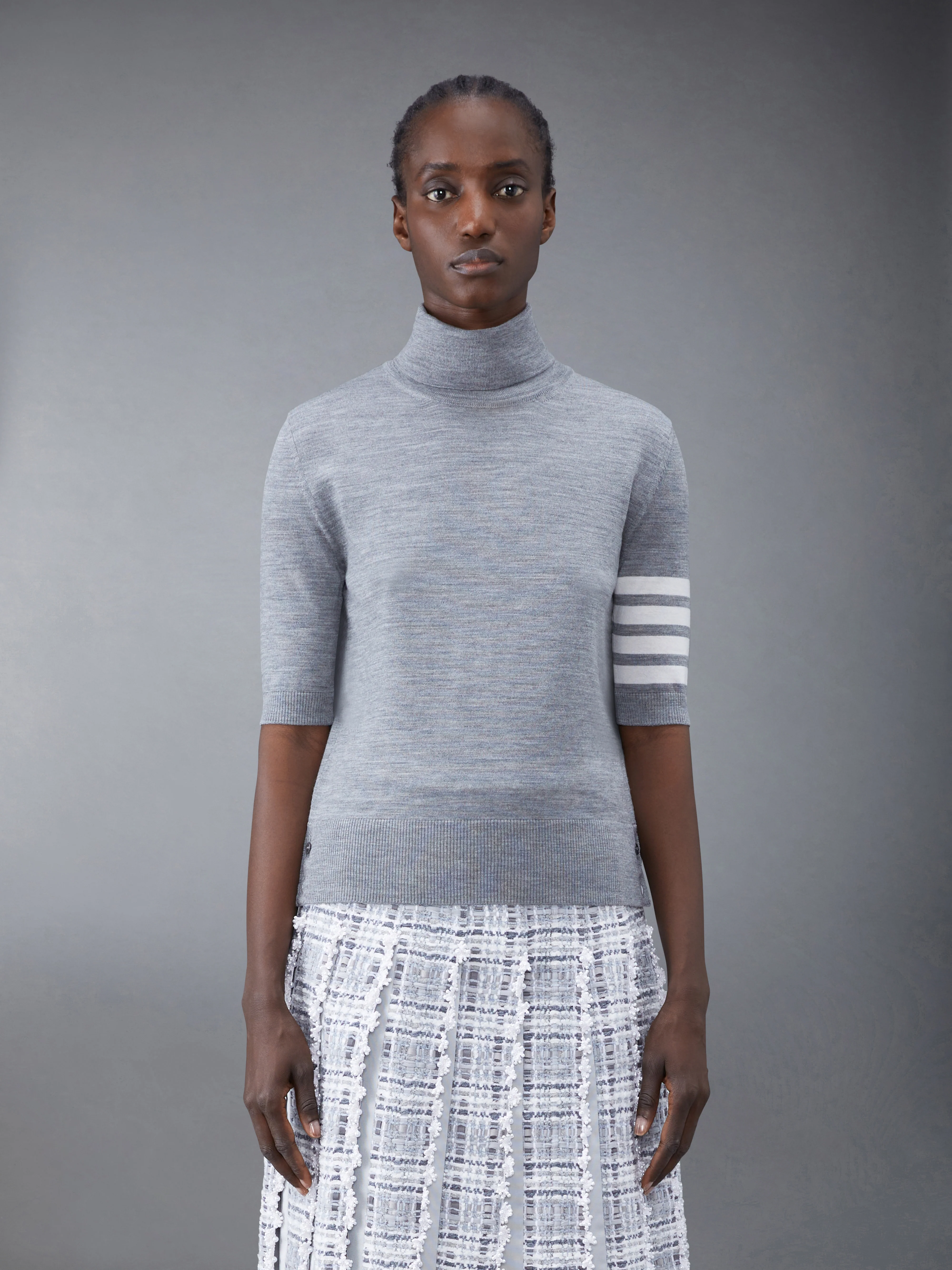 6902-fine-merino-wool-4-bar-turtleneck-1.webp FINE MERINO WOOL 4-BAR TURTLENECK